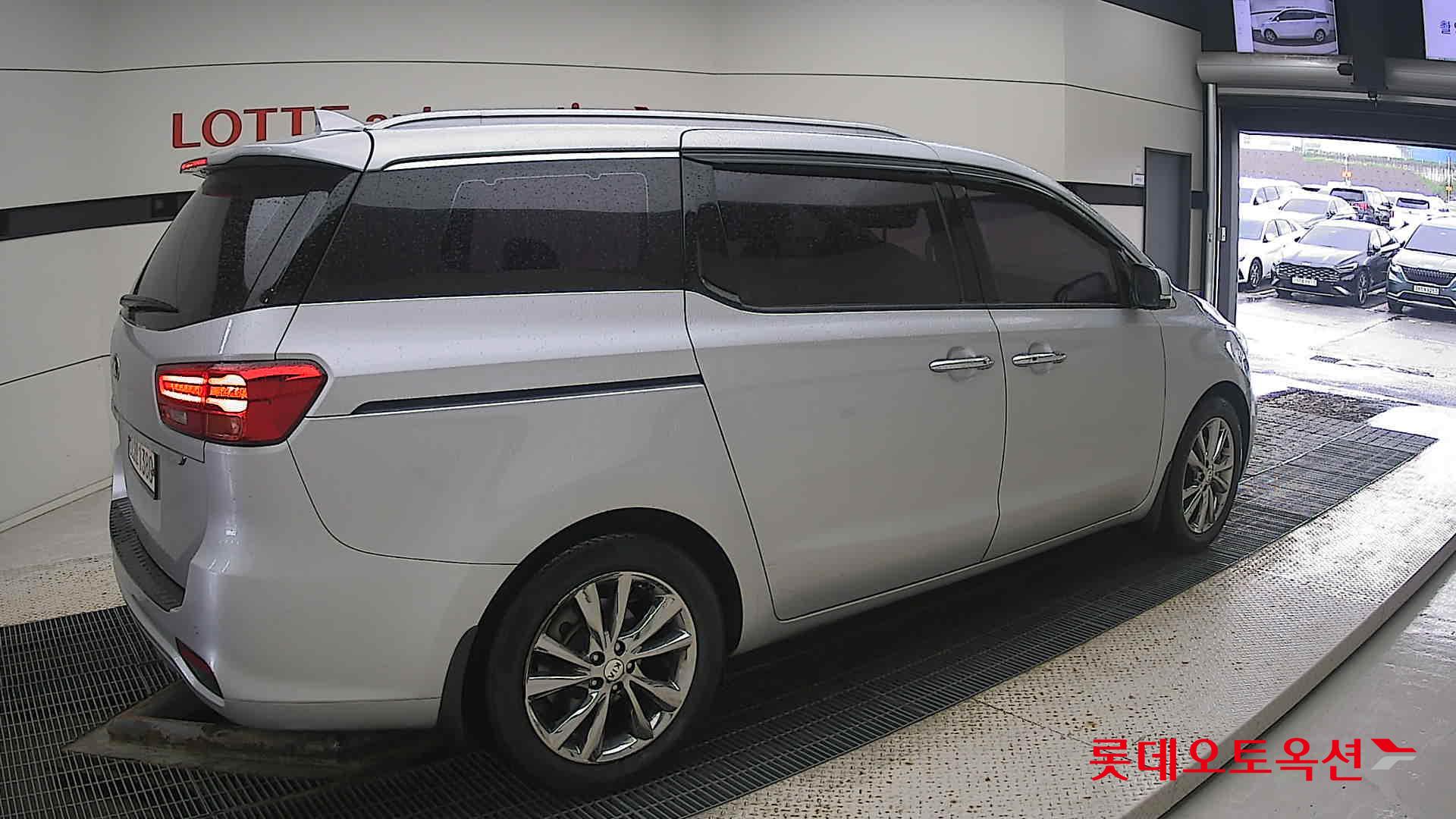 Kia Carnival id 3052576 из Кореи 19