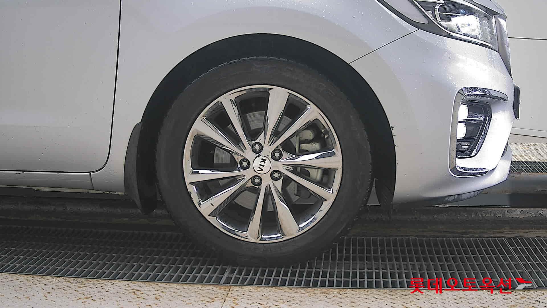 Kia Carnival id 3052576 из Кореи 23