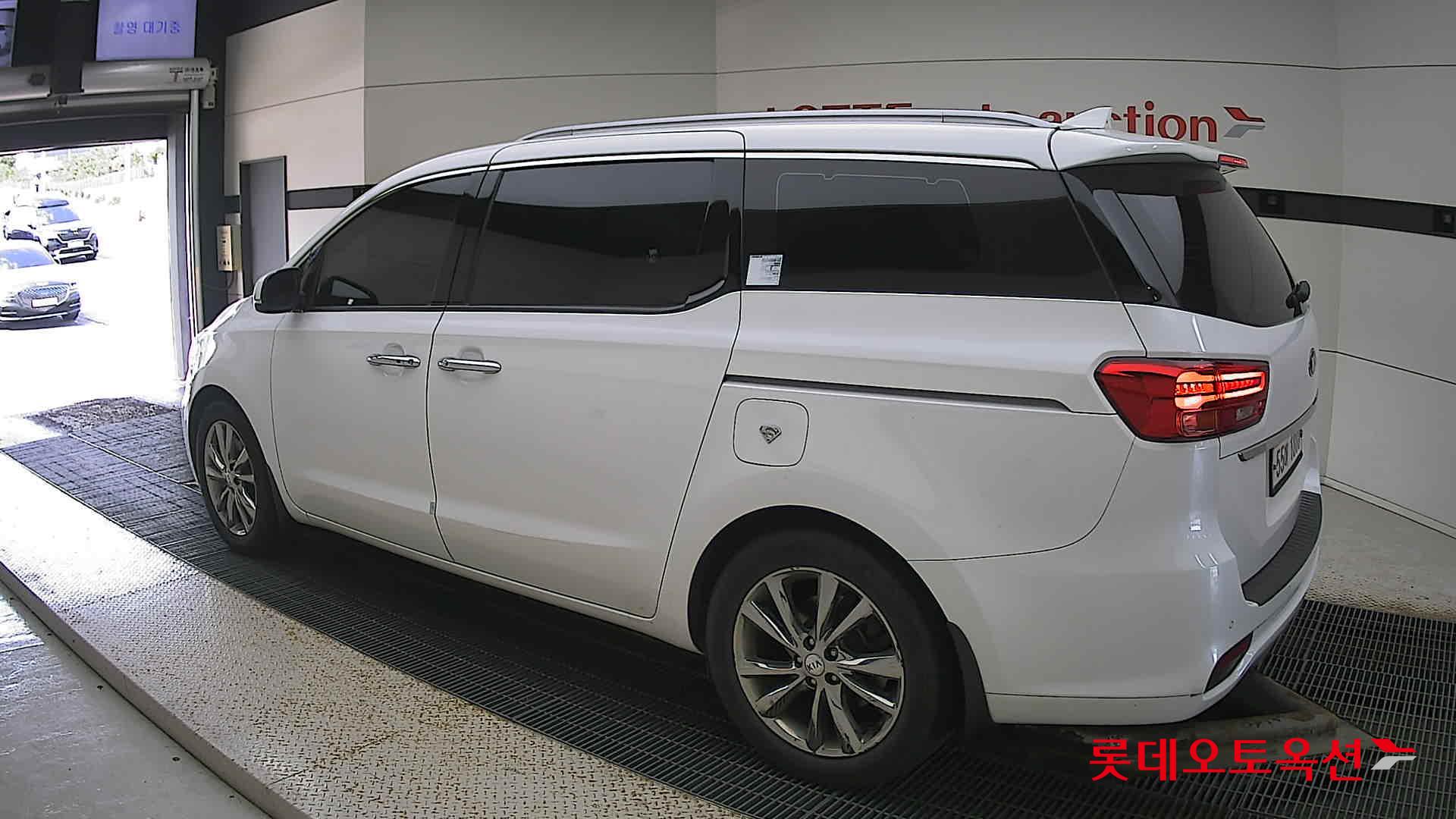 Kia Carnival id 3057710 из Кореи 10