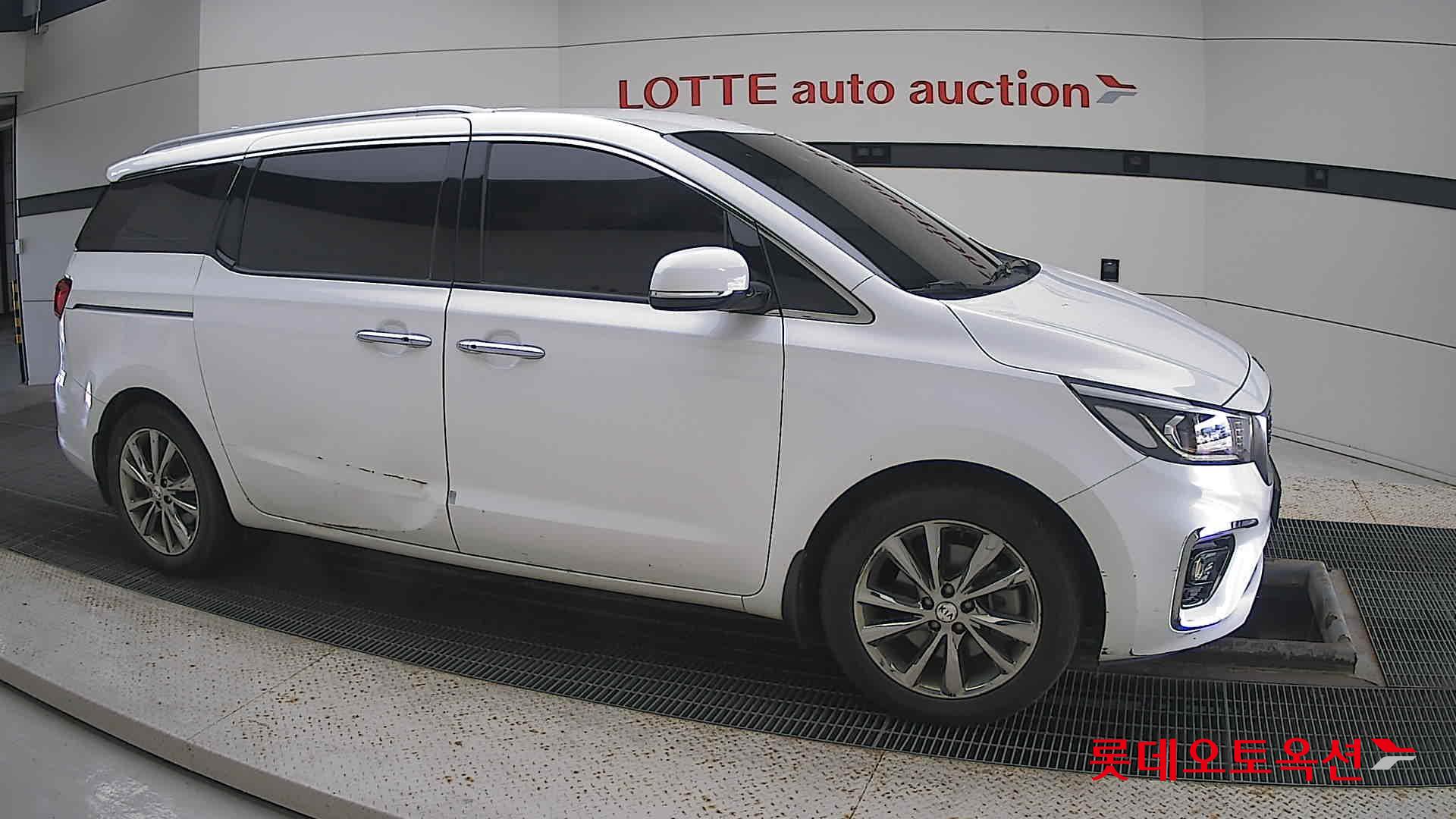 Kia Carnival id 3057710 из Кореи 17