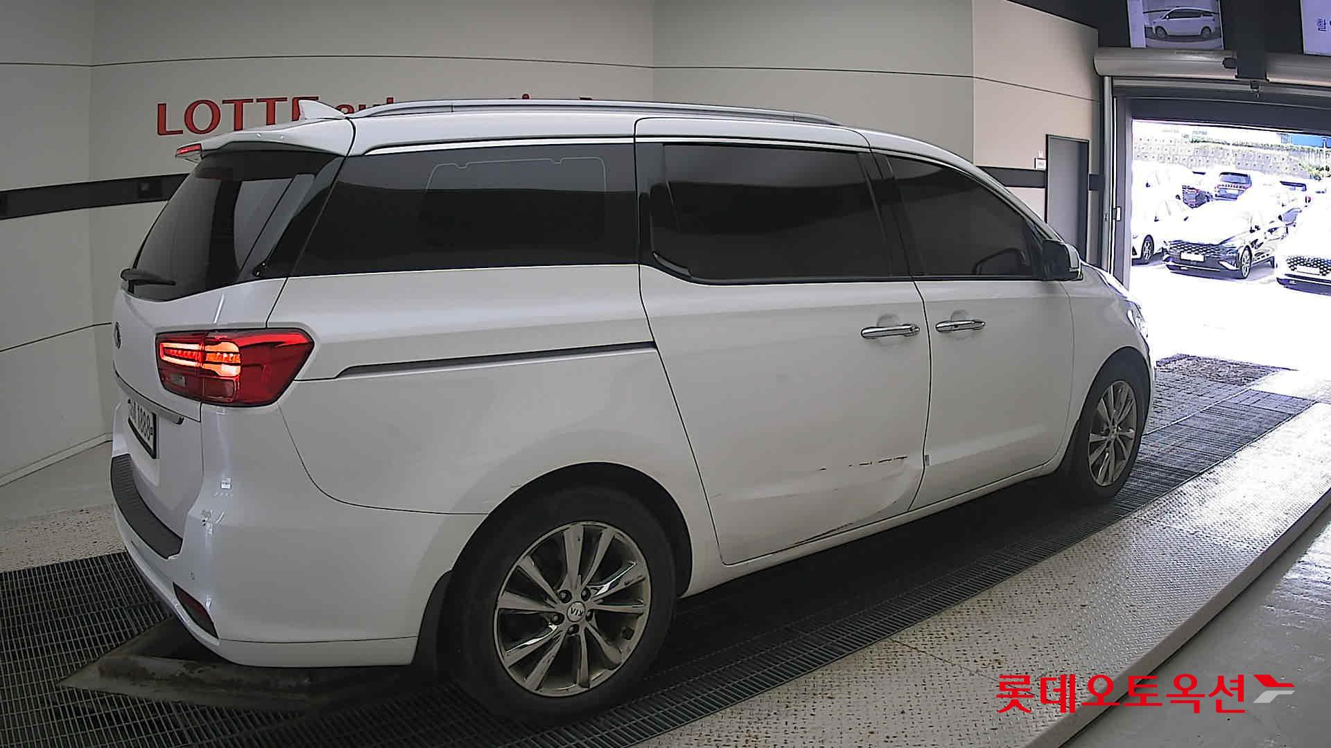 Kia Carnival id 3057710 из Кореи 19