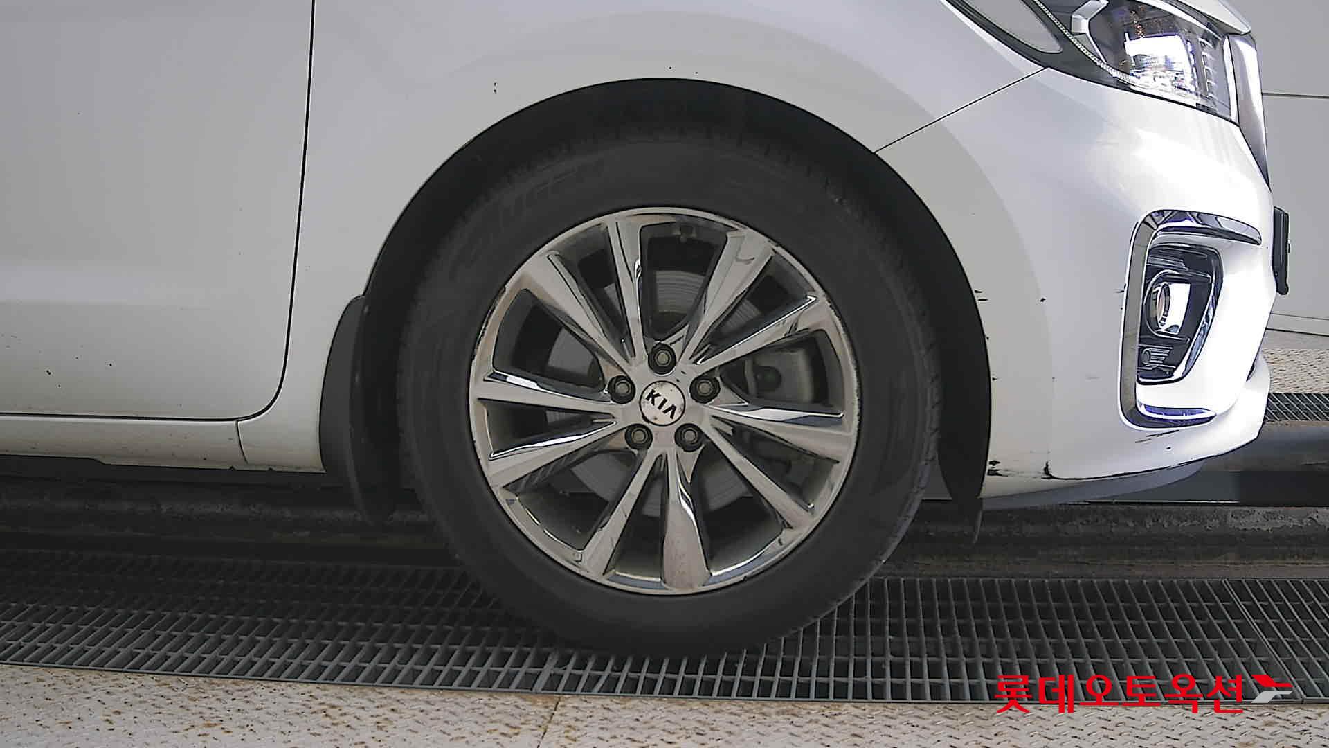 Kia Carnival id 3057710 из Кореи 23