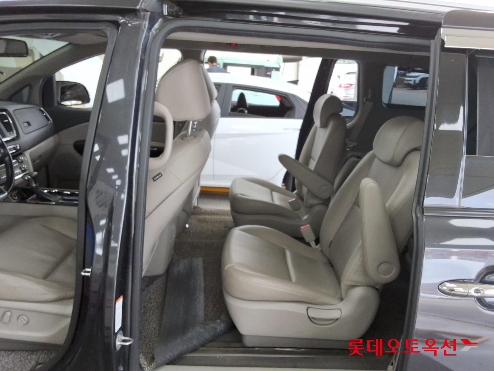 Kia Carnival id 3052582 из Кореи 36