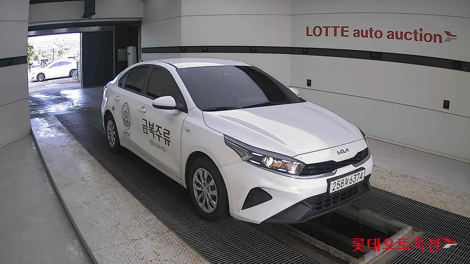 Kia K3 2022 Белый из Кореи, фото 2