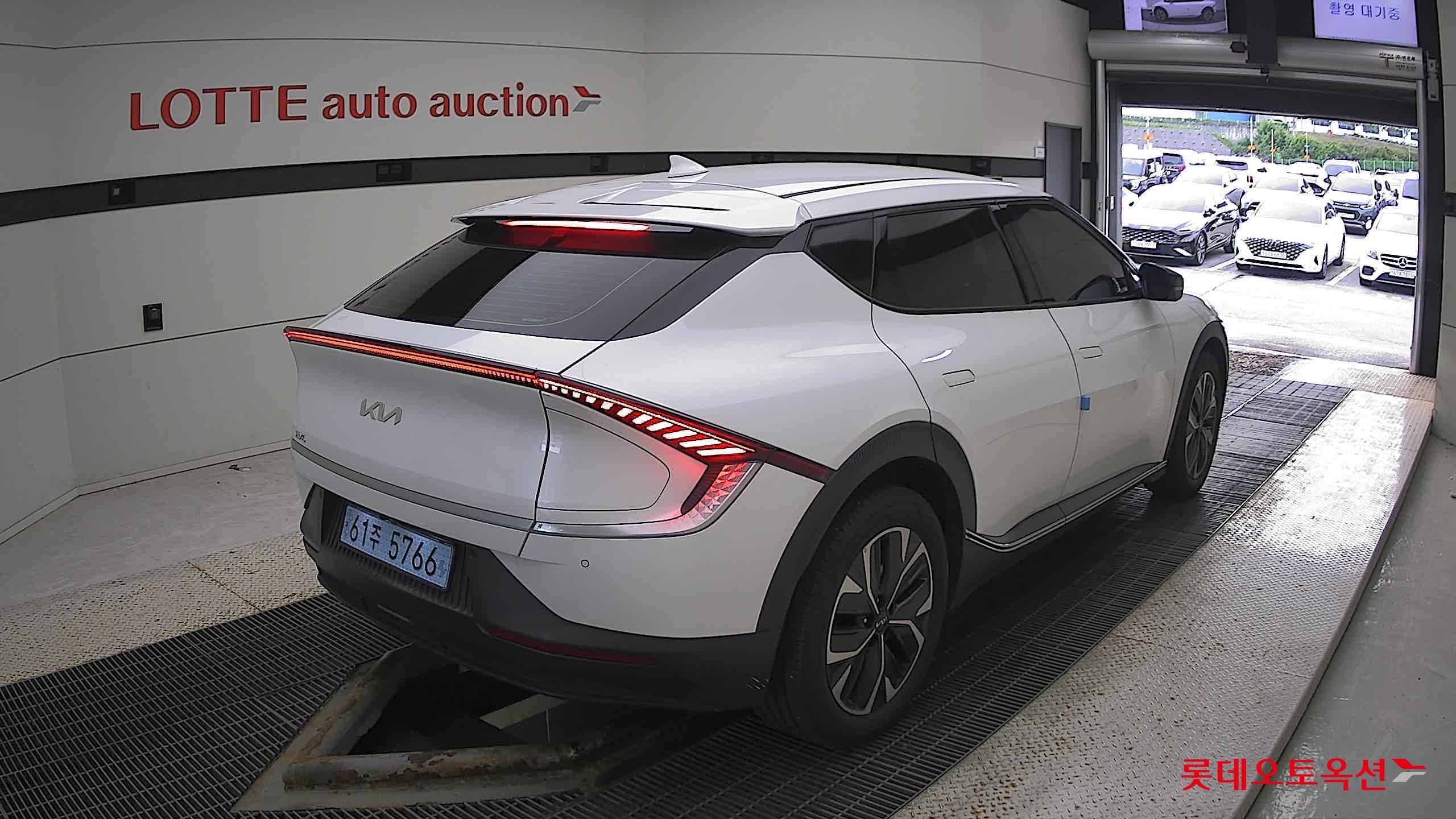 Kia EV6 2022 Белый из Кореи, фото 4