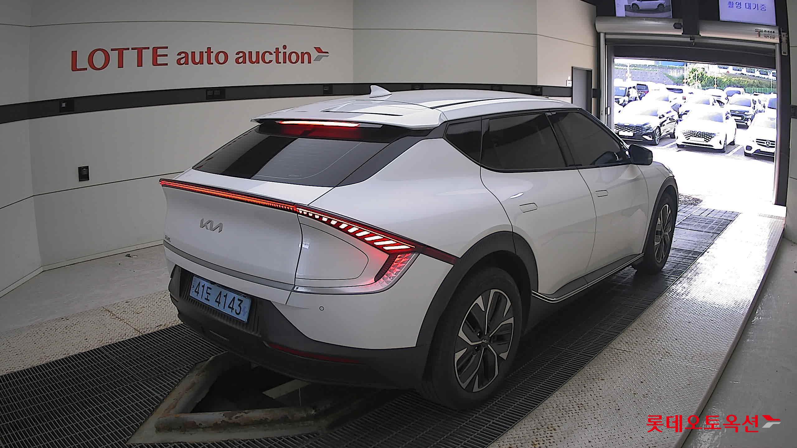 Kia EV6 2022 Белый из Кореи, фото 4