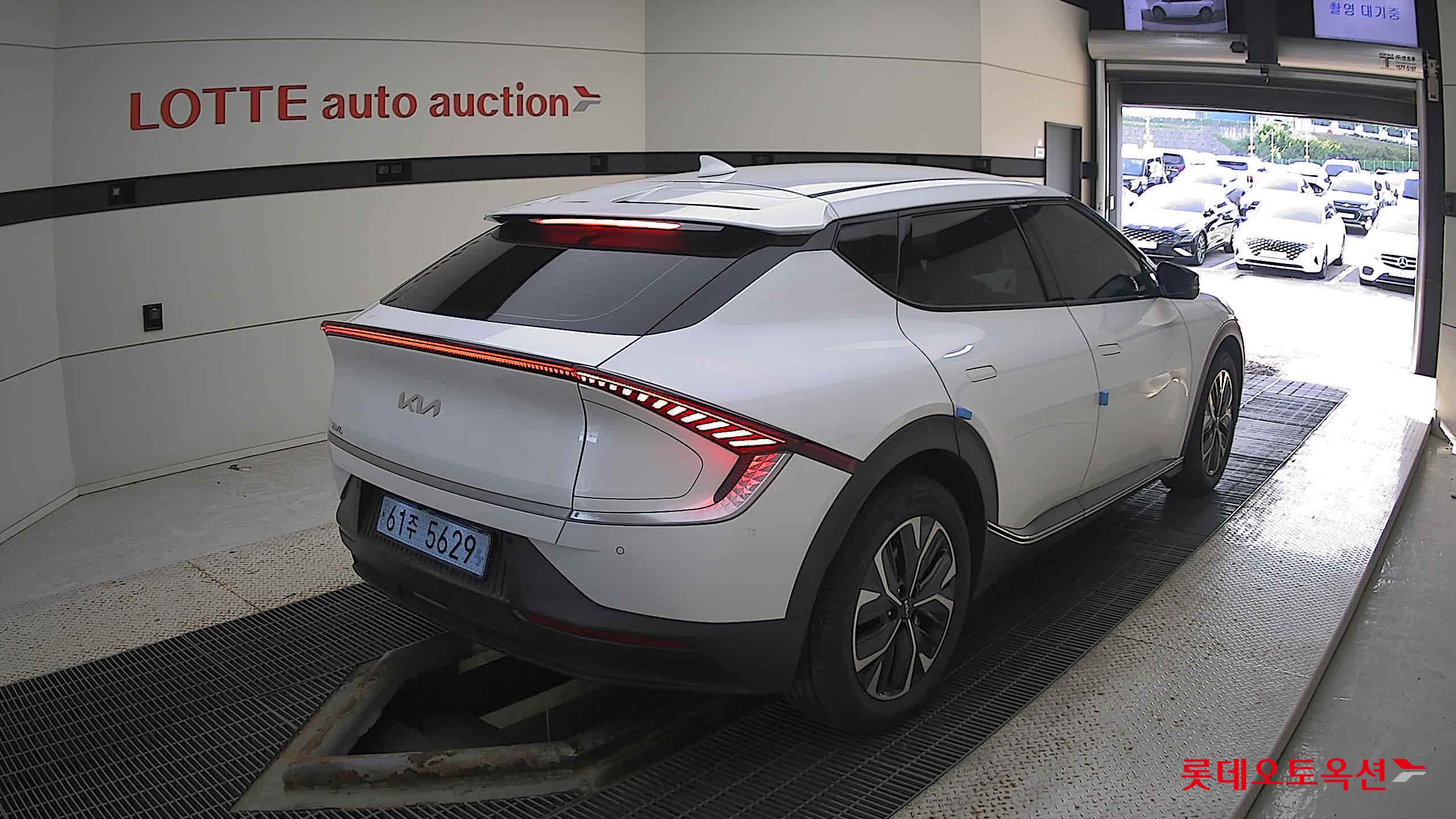 Kia EV6 2022 Белый из Кореи, фото 4