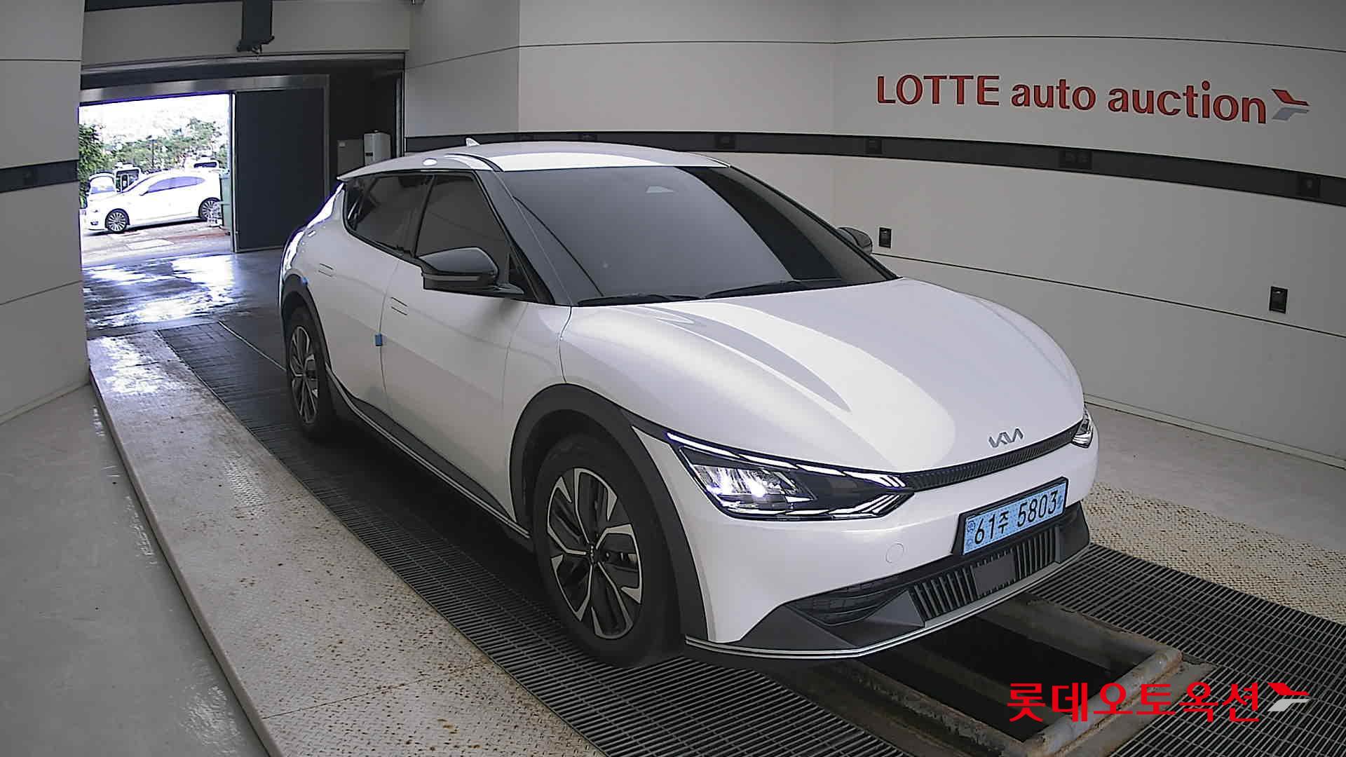 Kia EV6 2022 Белый из Кореи, фото 2