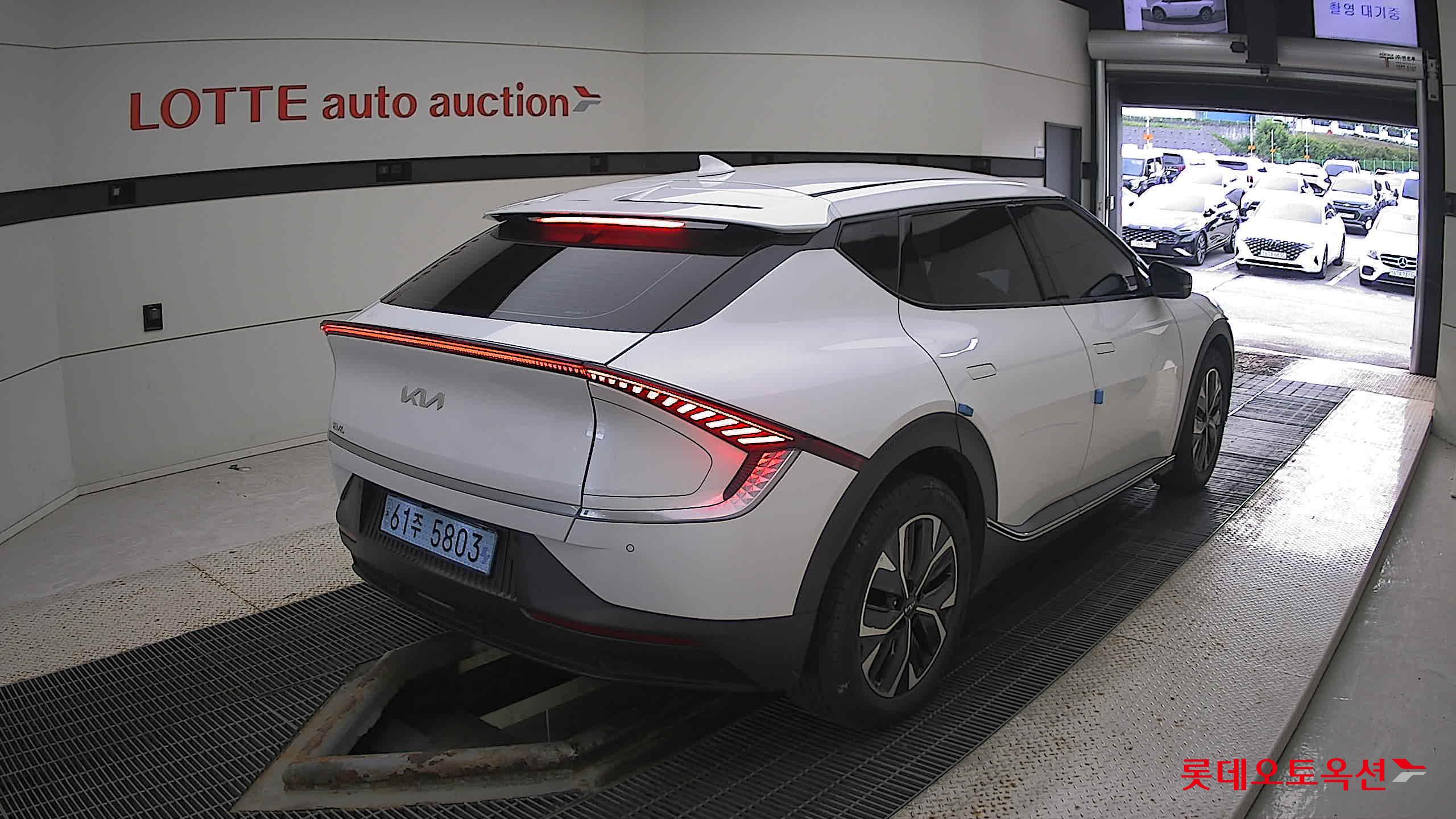 Kia EV6 2022 Белый из Кореи, фото 4