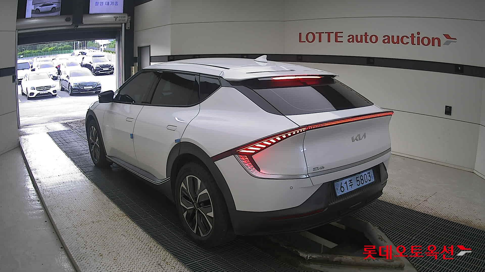 Kia EV6 2022 Белый из Кореи, фото 6