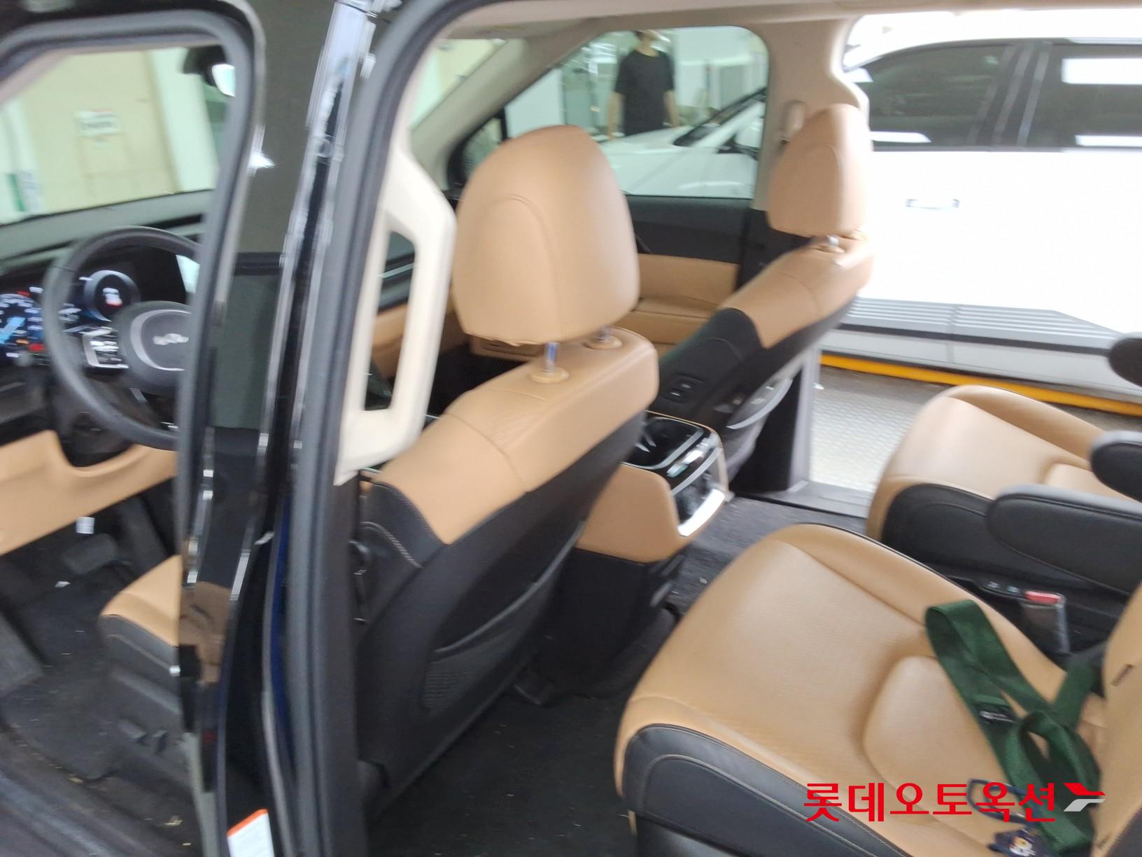 Kia Carnival Limousine id 3097983 из Кореи 36