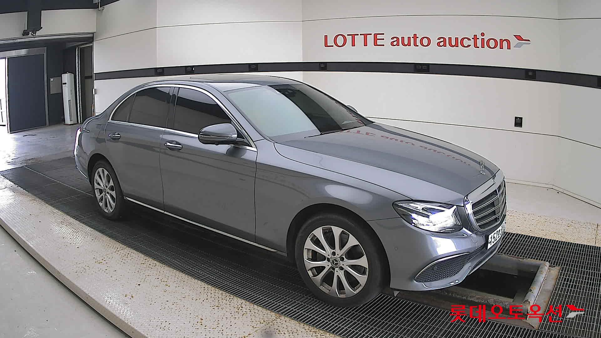 مرسيدس E300