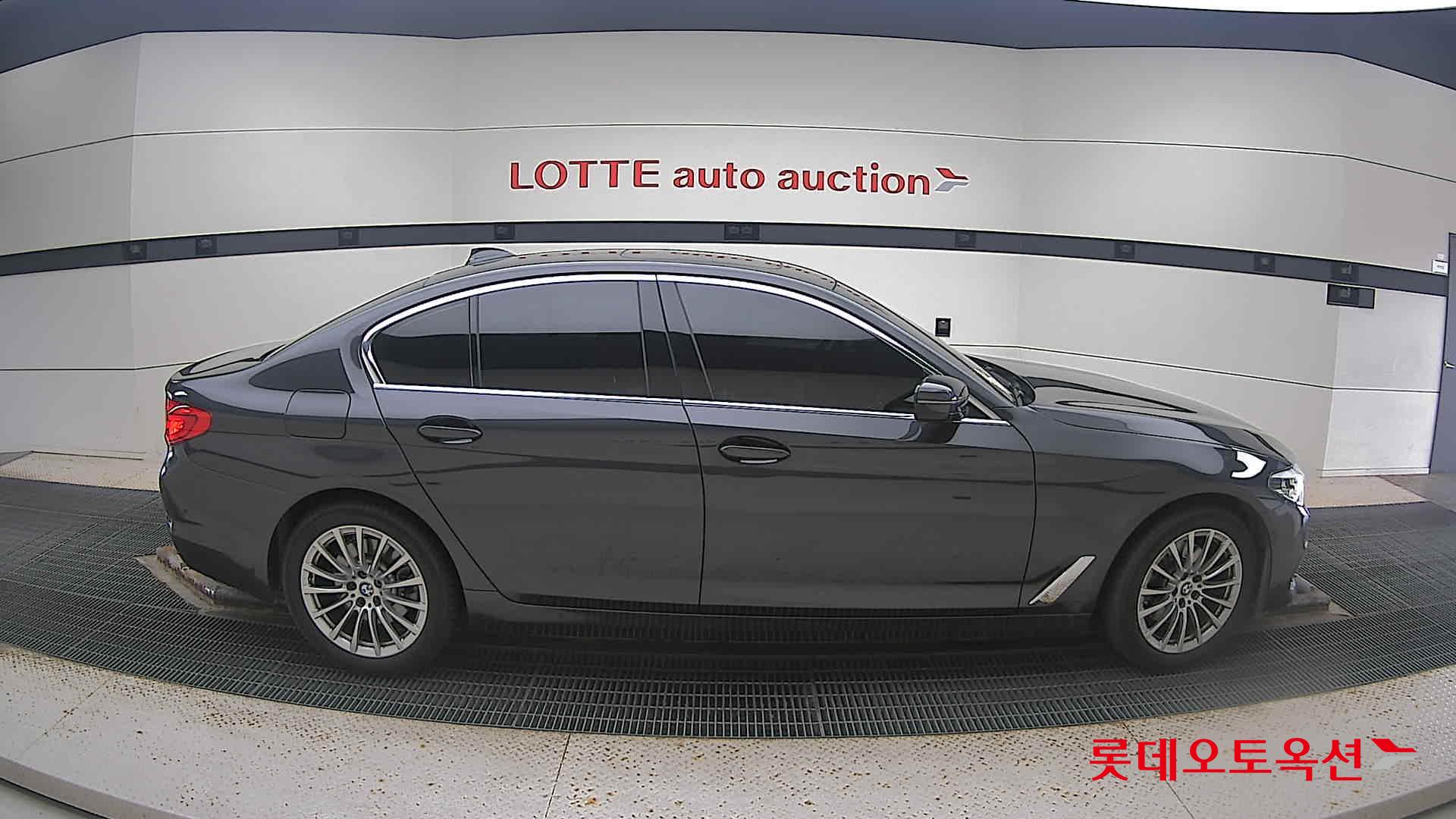 BMW 520I