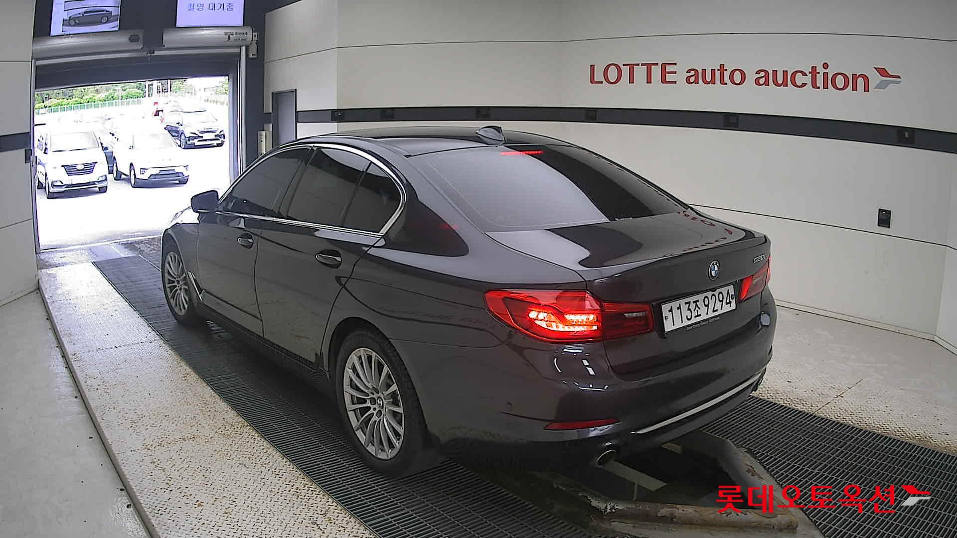 BMW 520I