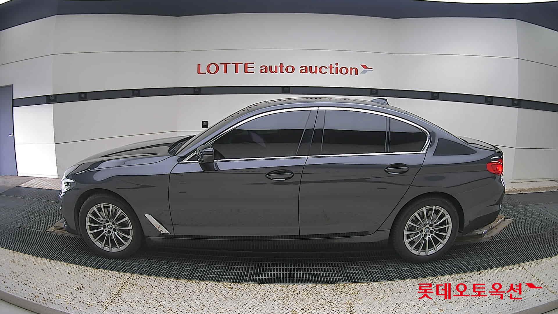 BMW 520I