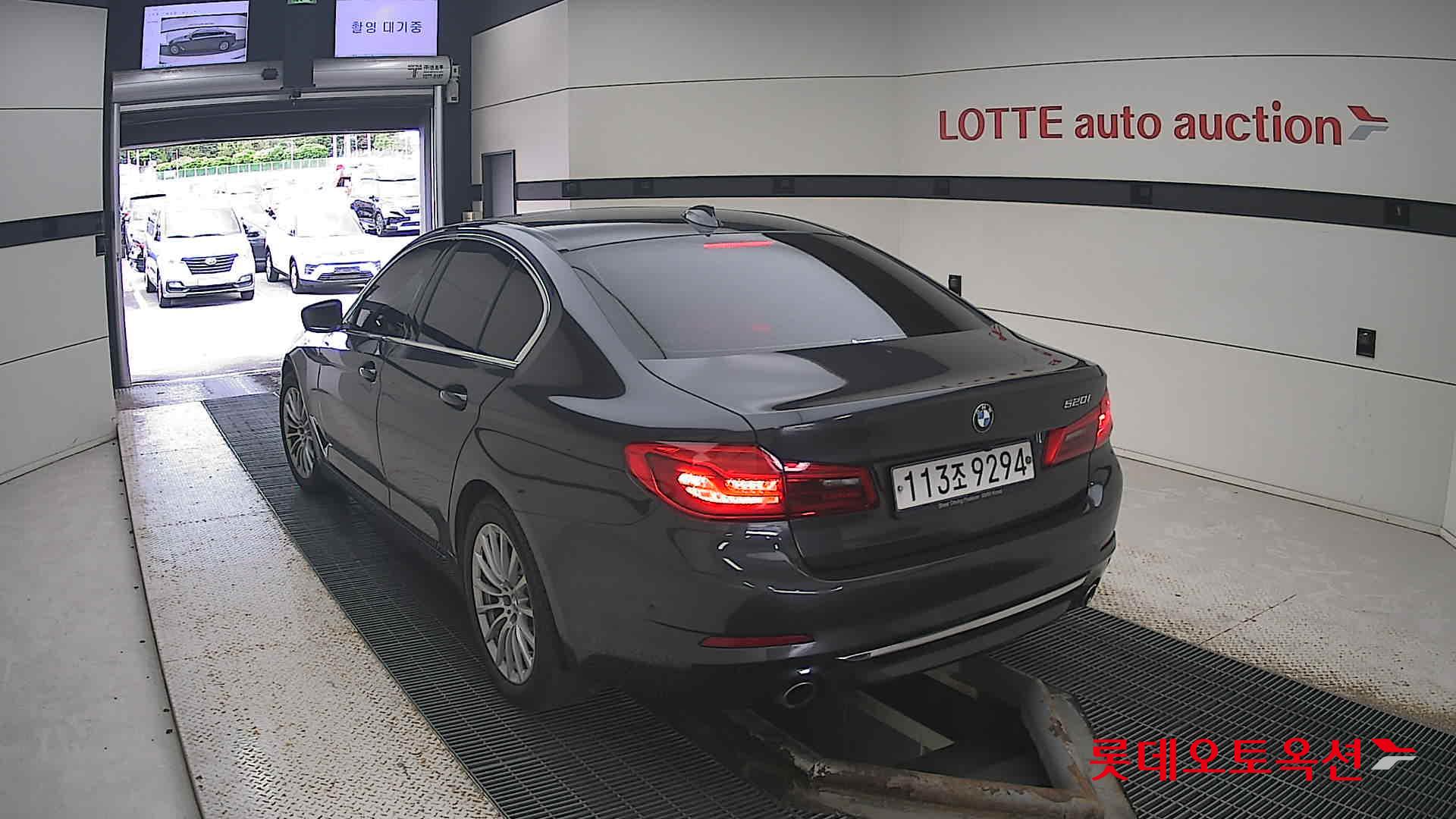 BMW 520I