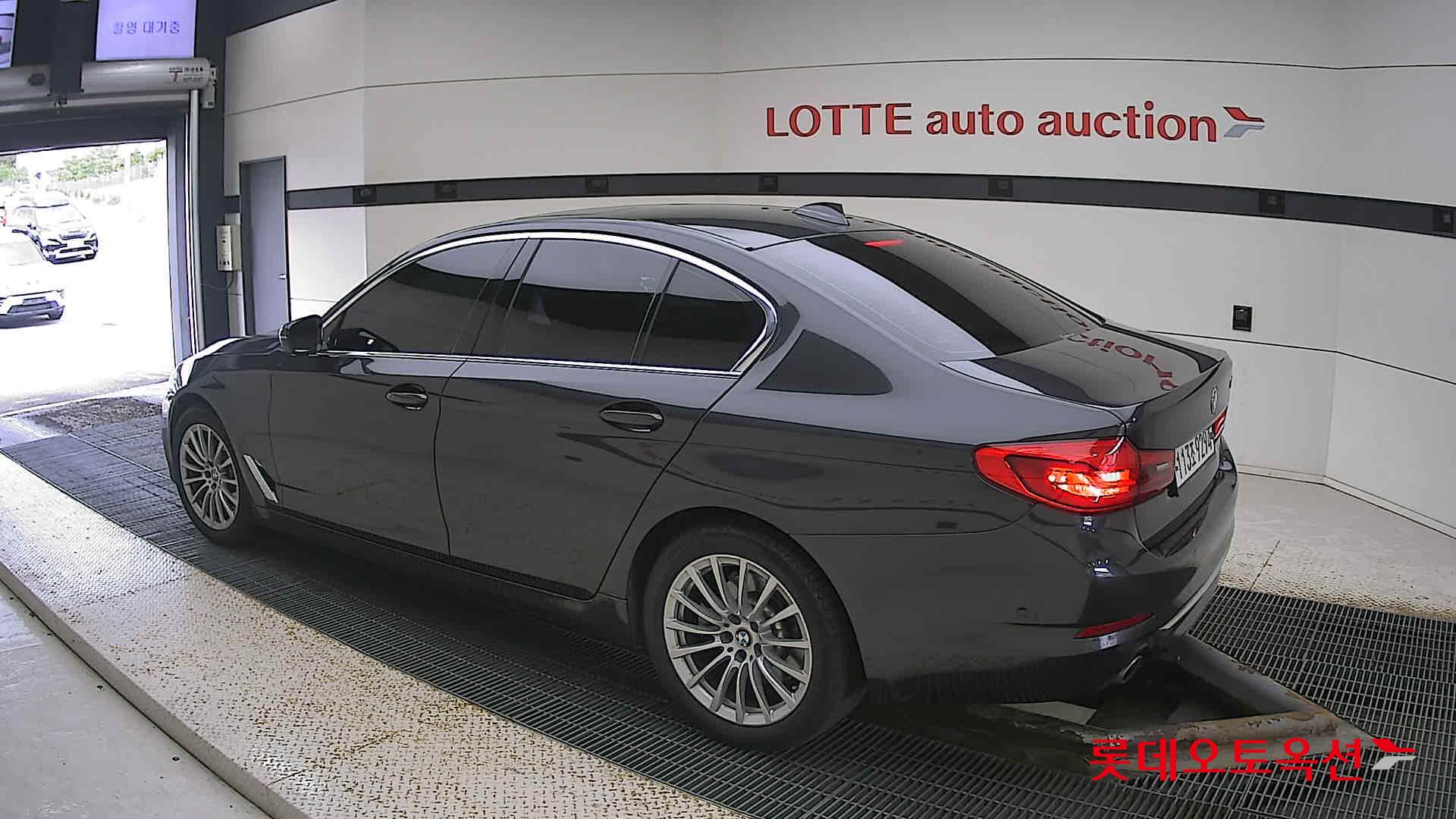 BMW 520I