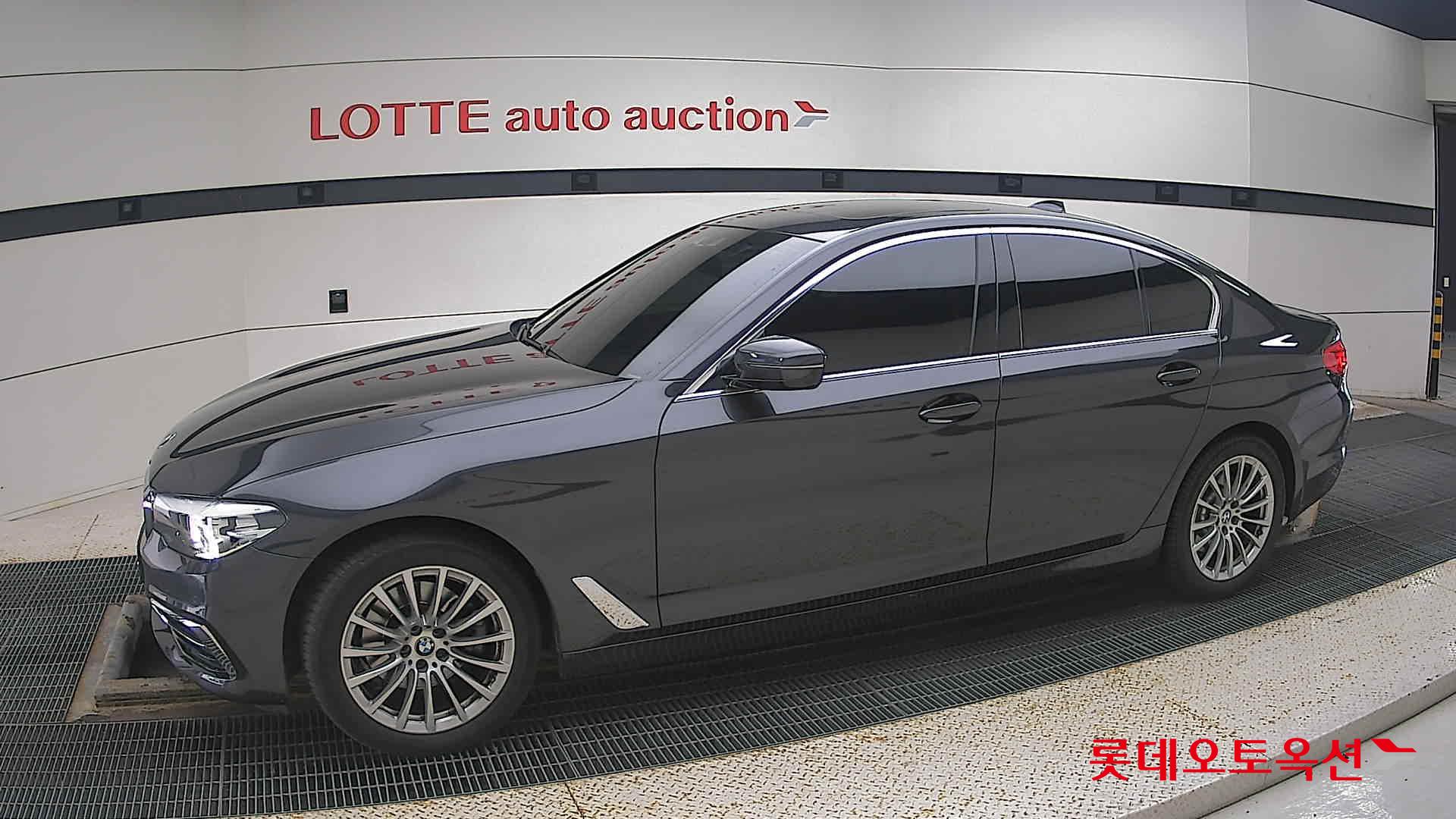BMW 520I