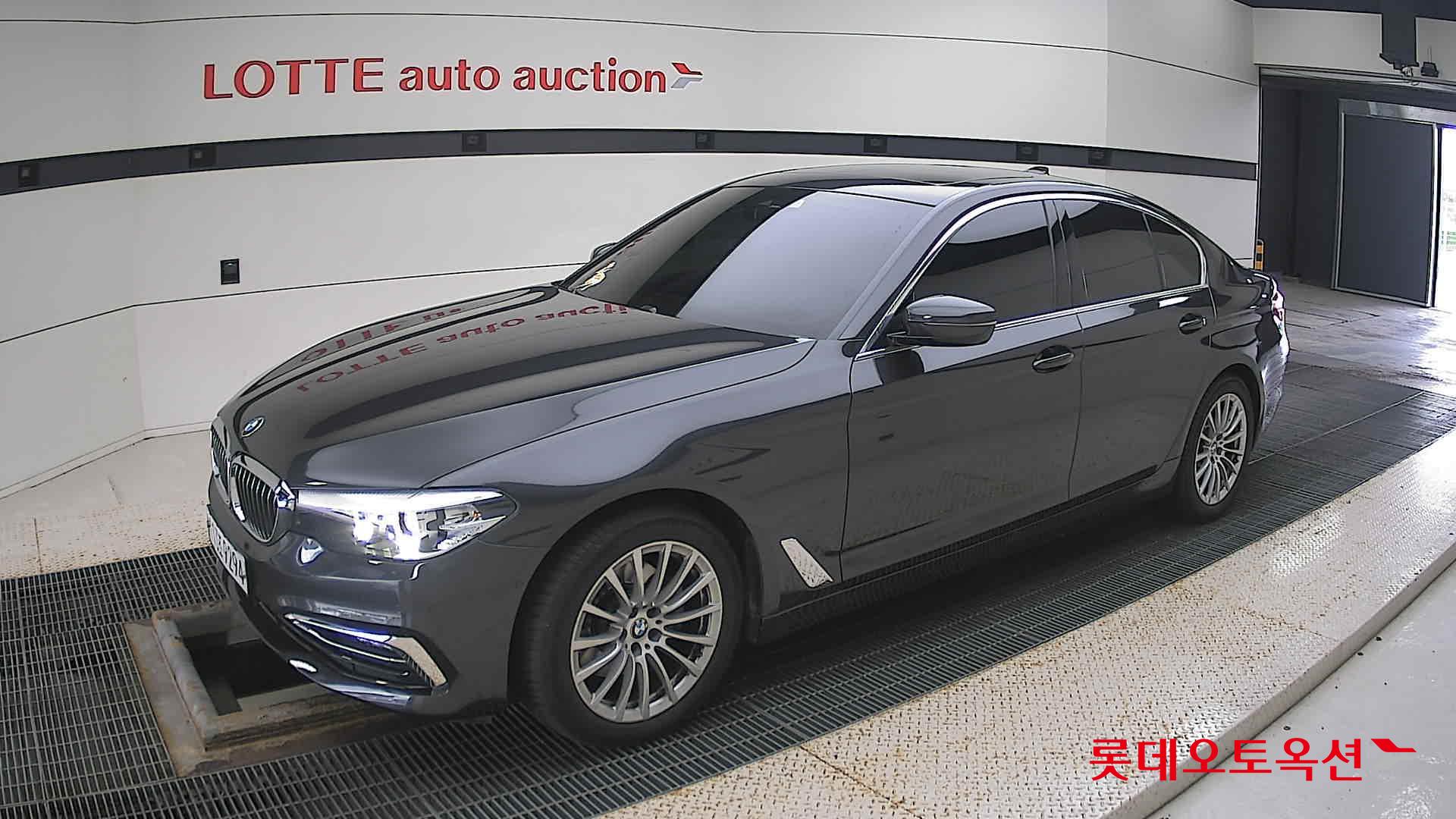 BMW 520I