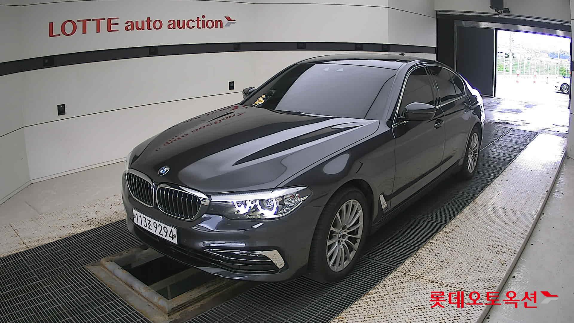 BMW 520I