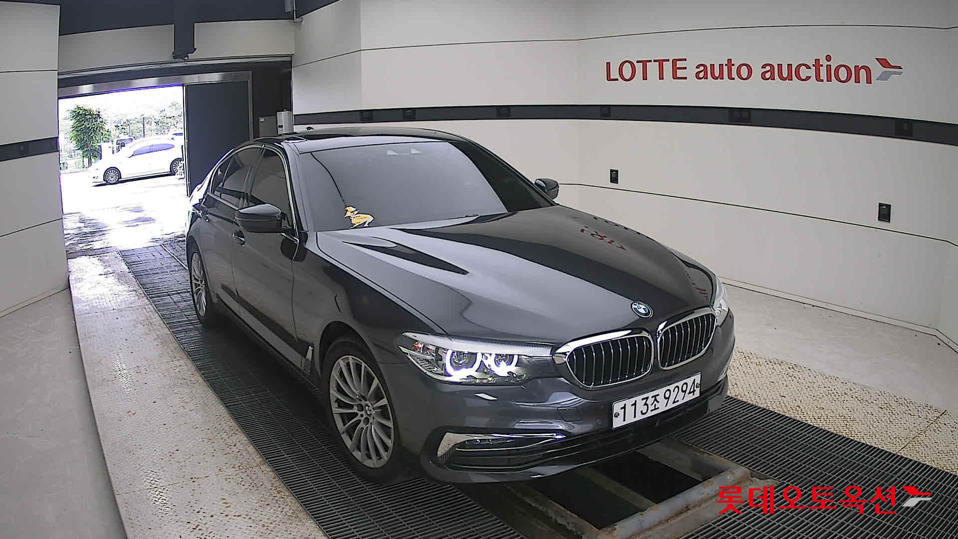 BMW 520I