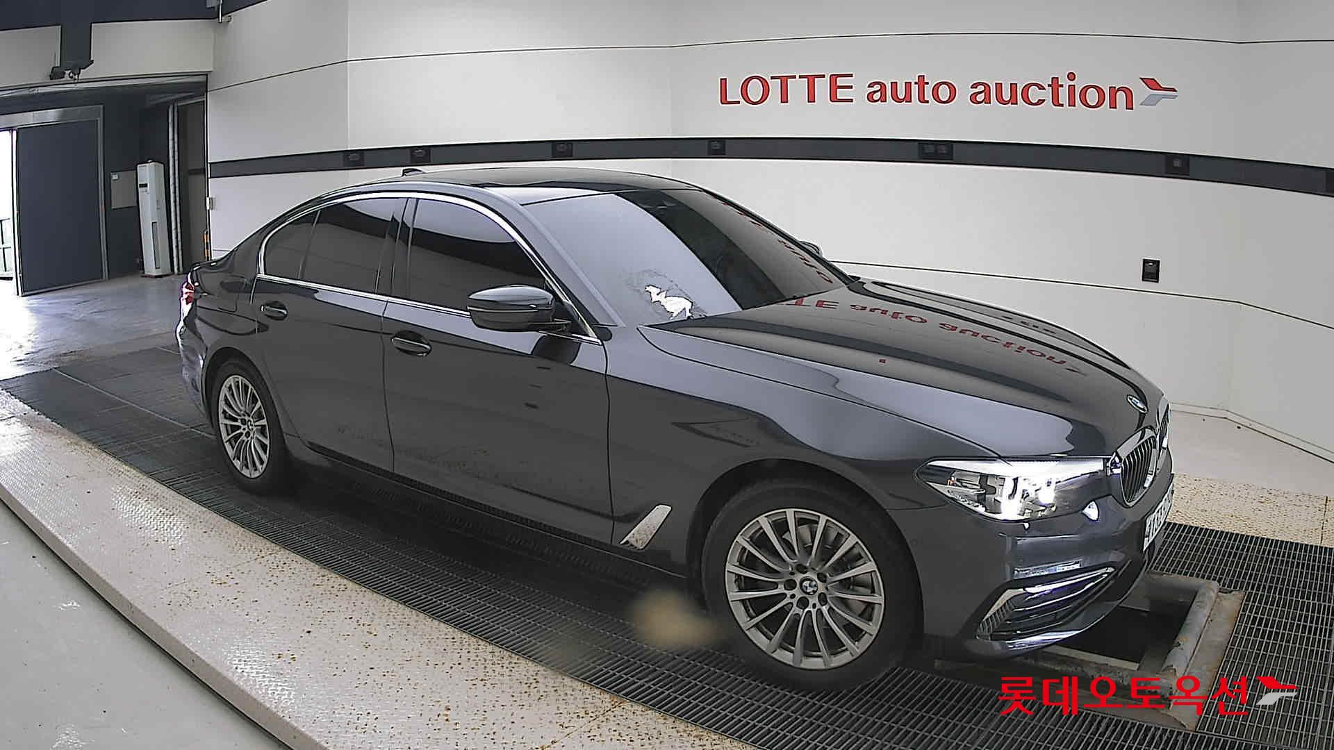 BMW 520I