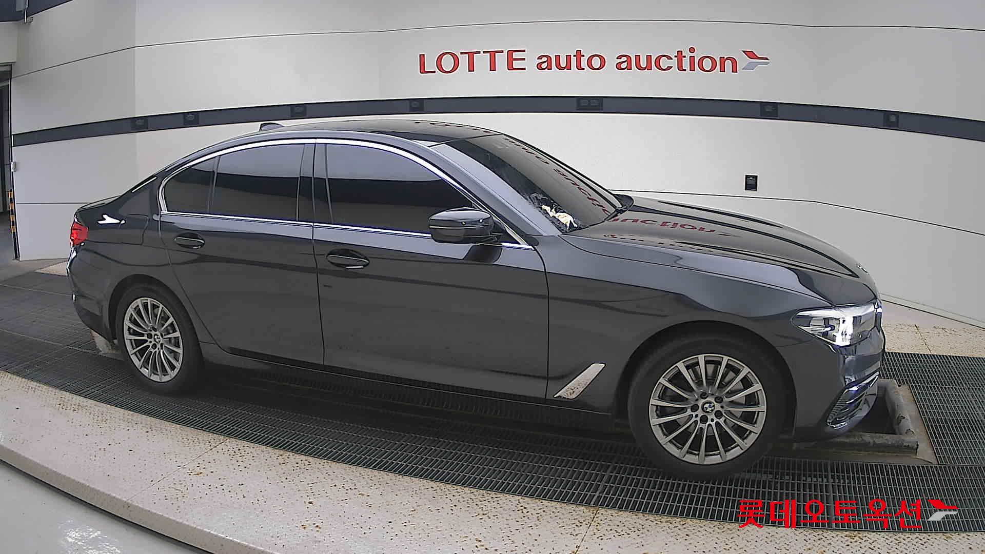 BMW 520I