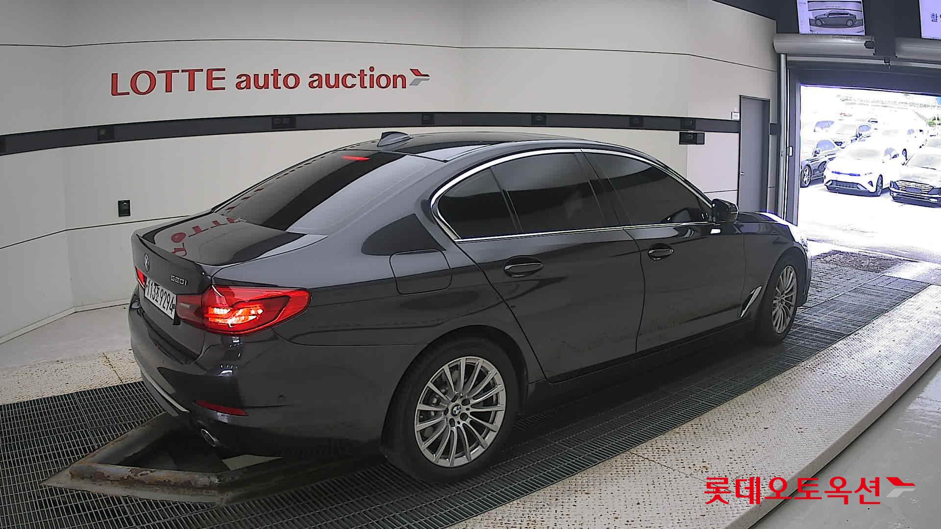 BMW 520I