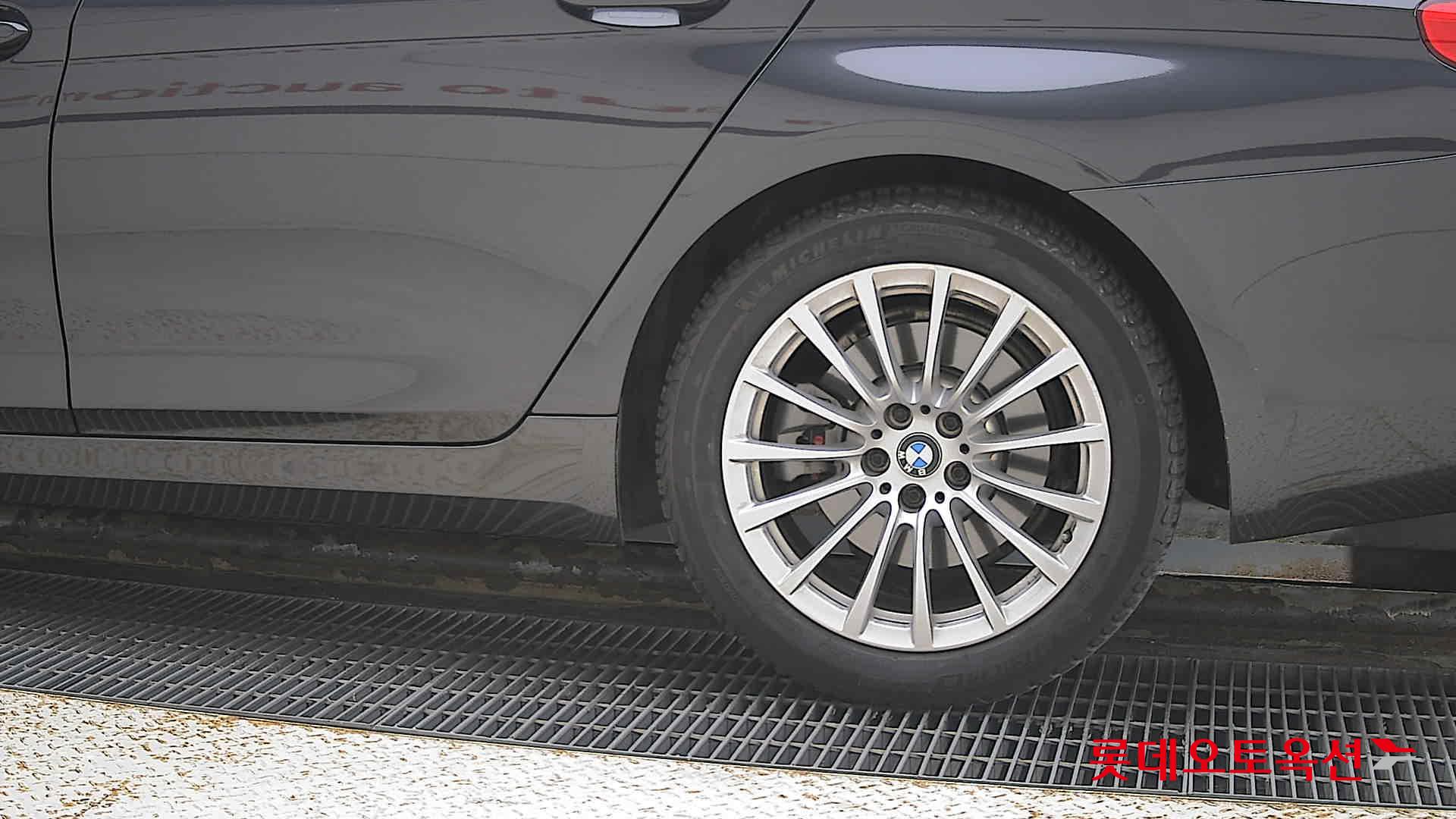 BMW 520I