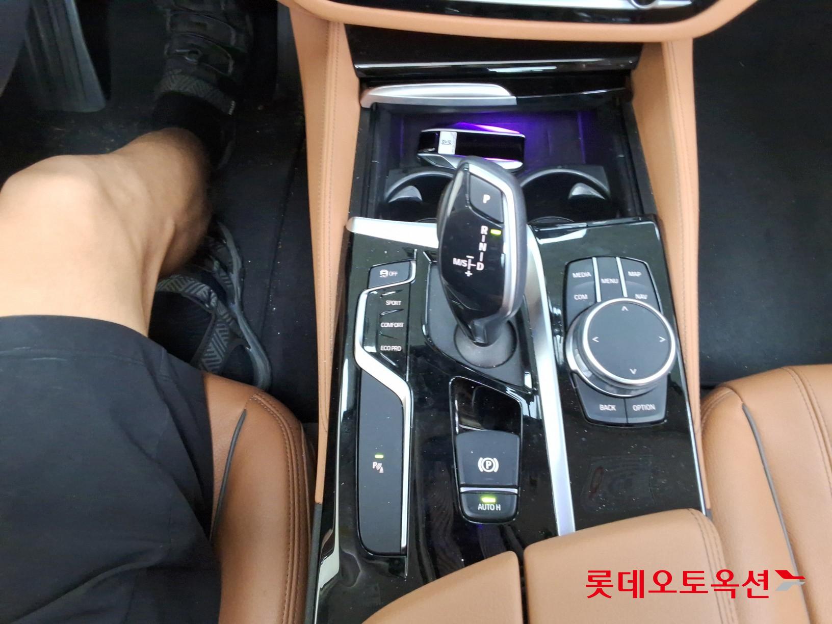 BMW 520I