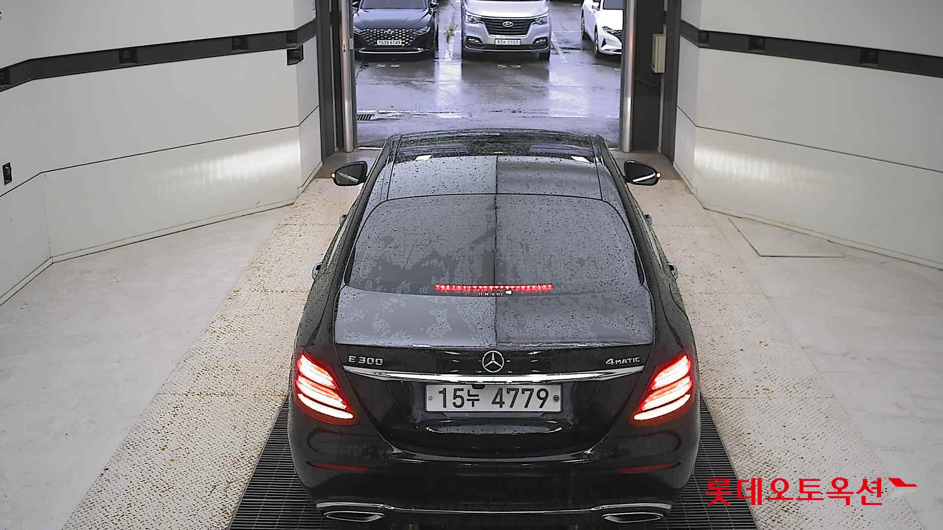 مرسيدس E300