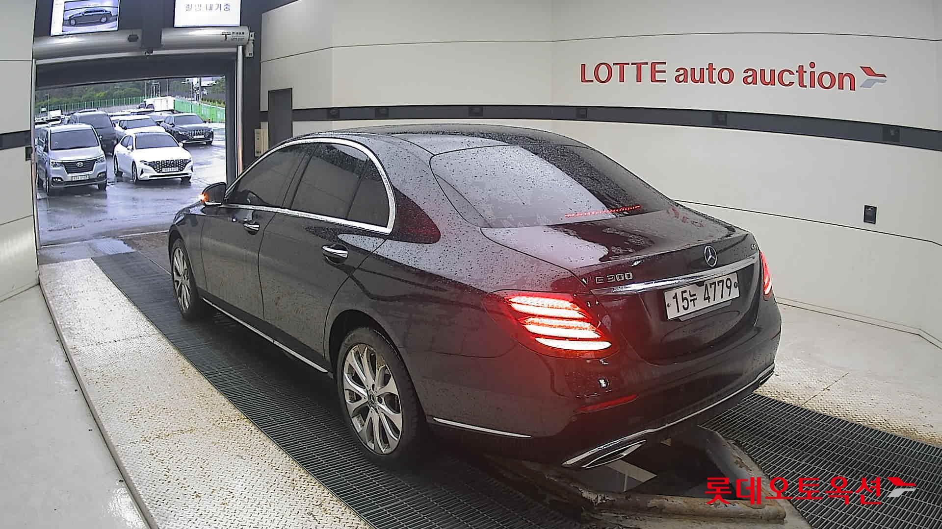 مرسيدس E300