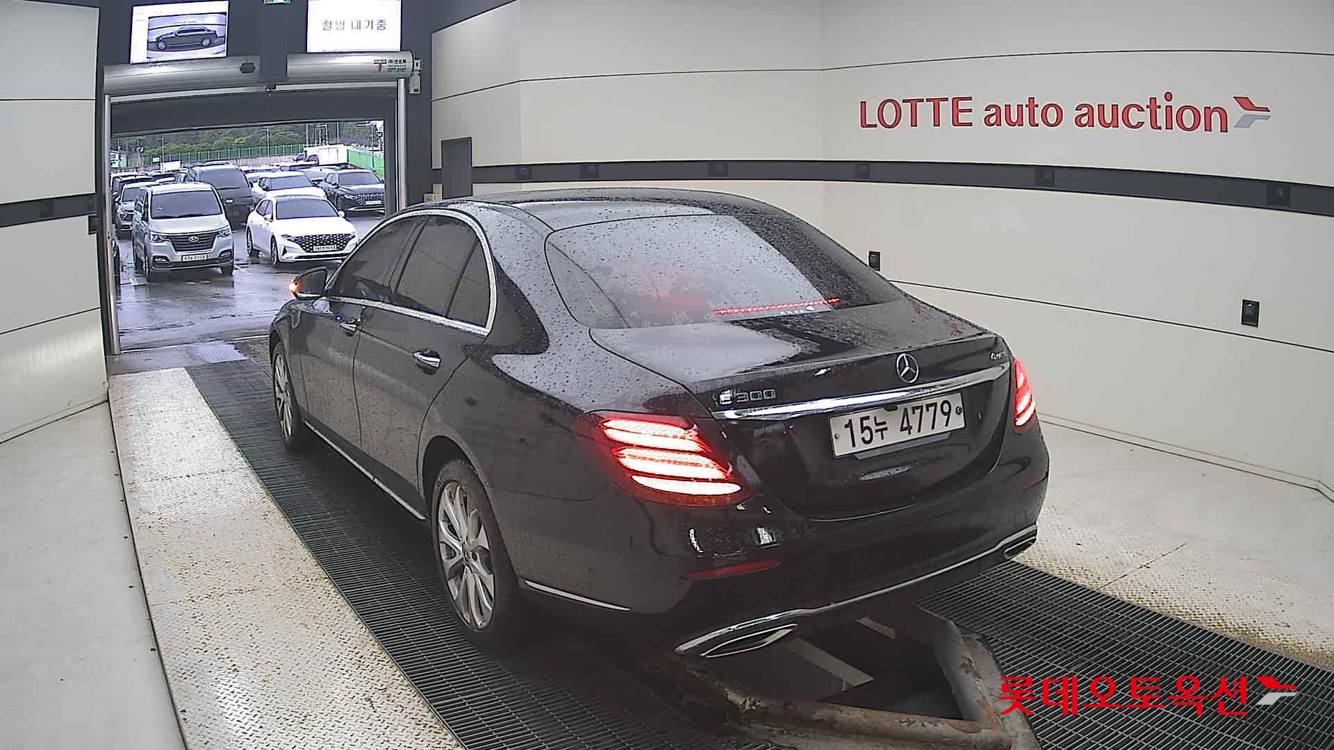 مرسيدس E300