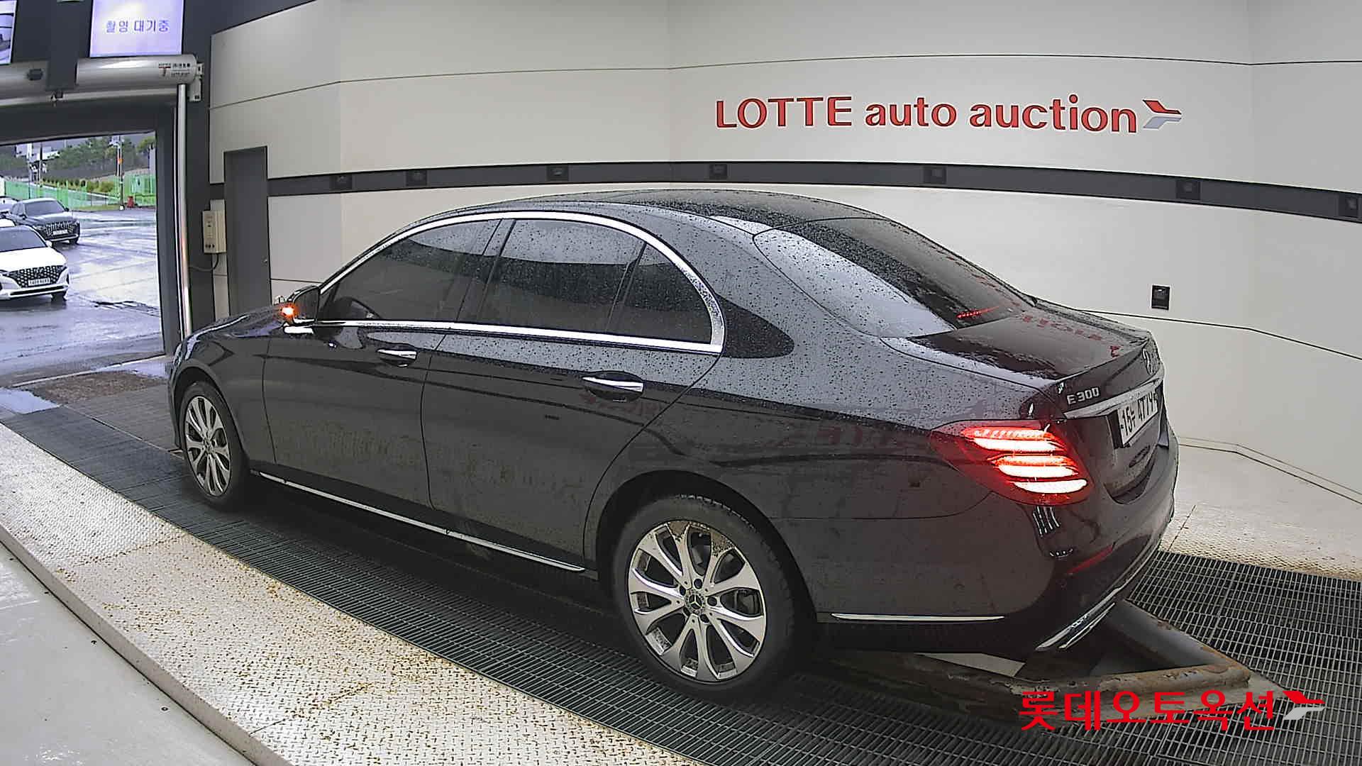 مرسيدس E300