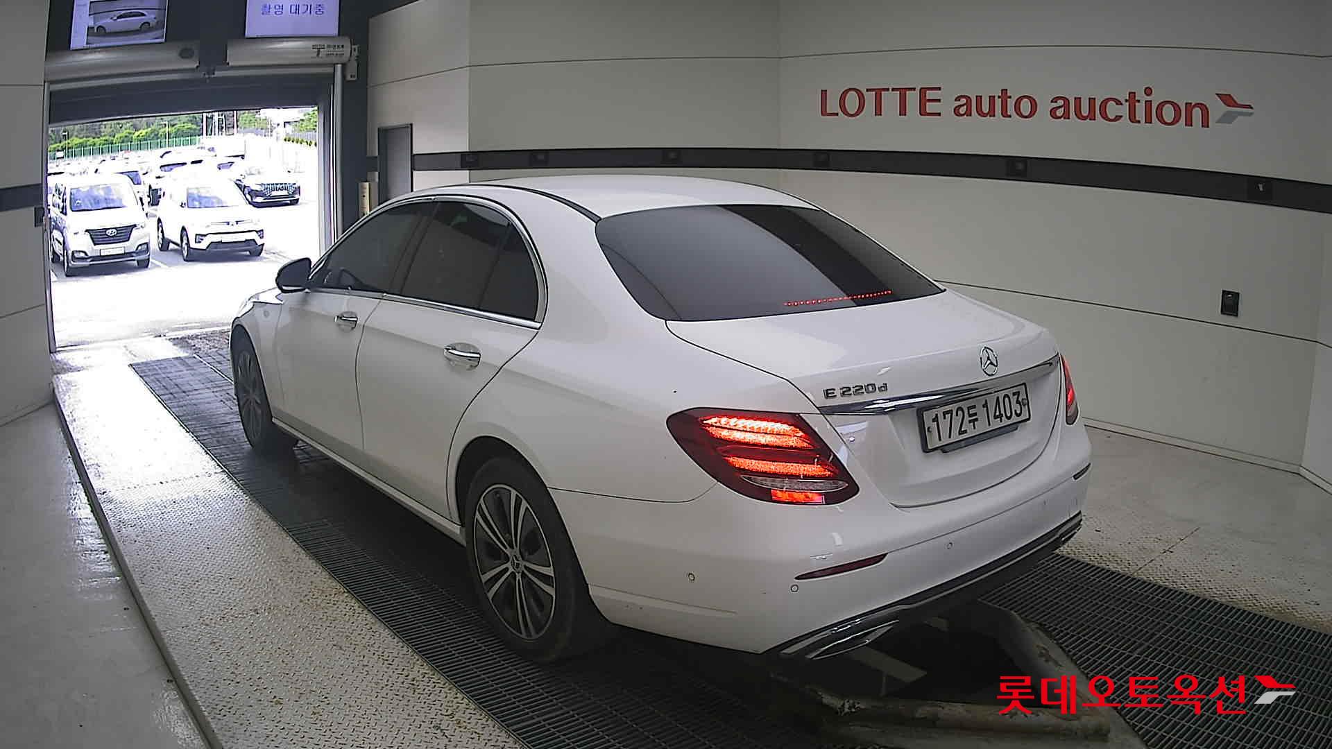 مرسيدس E220
