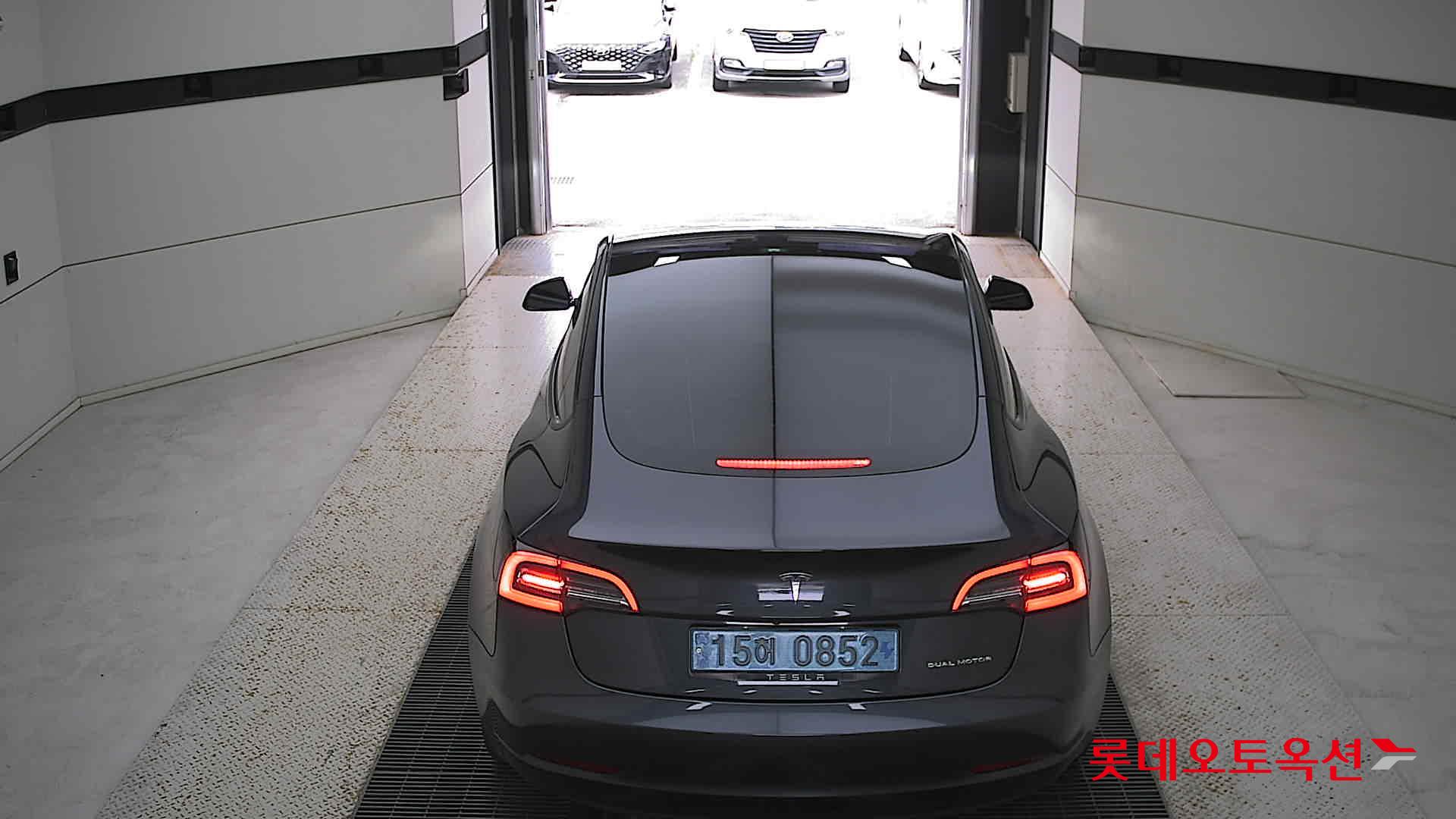 تسلا MODEL 3
