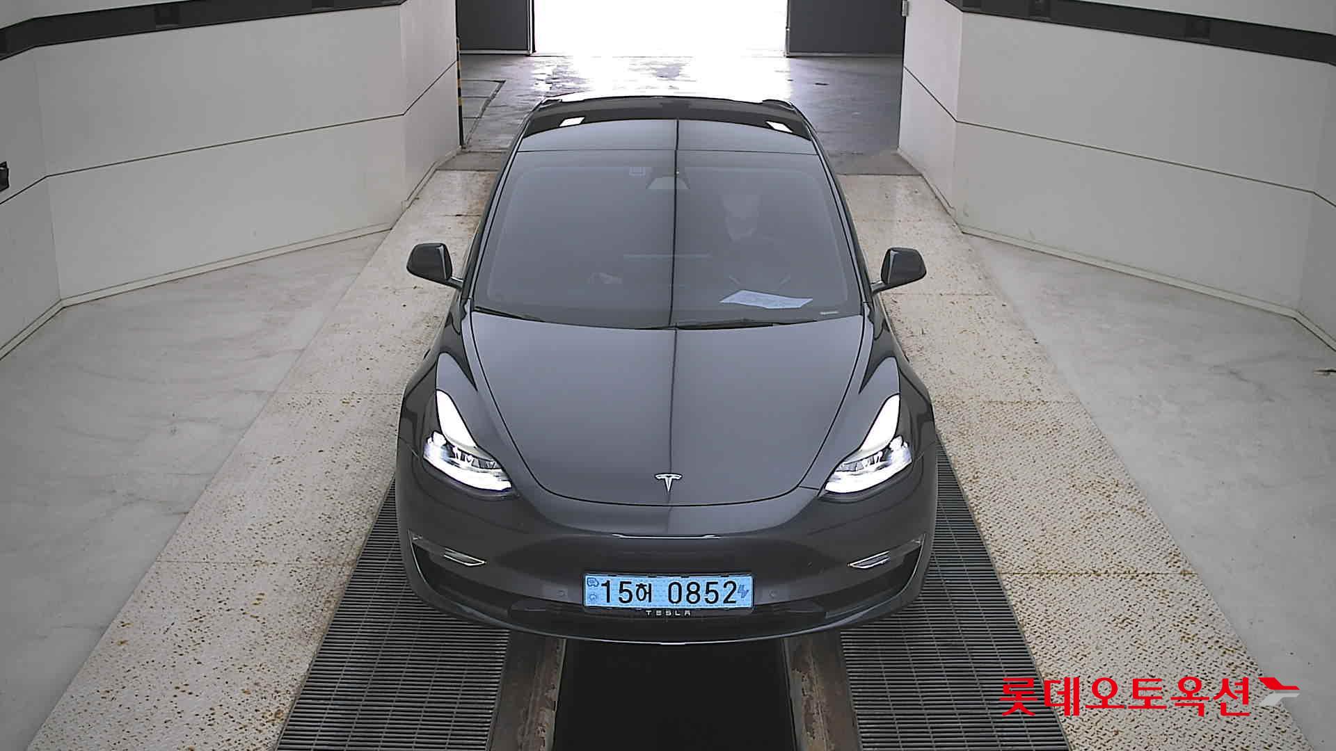 تسلا MODEL 3