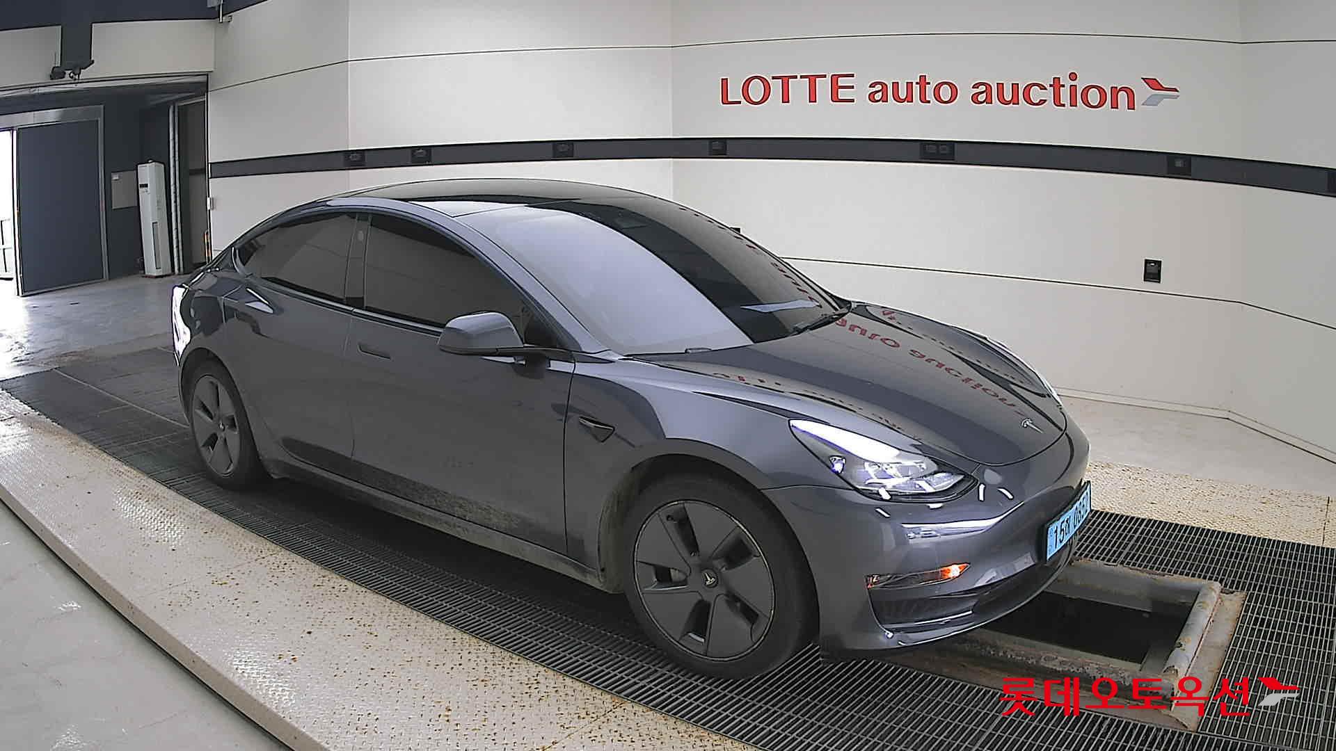 تسلا MODEL 3