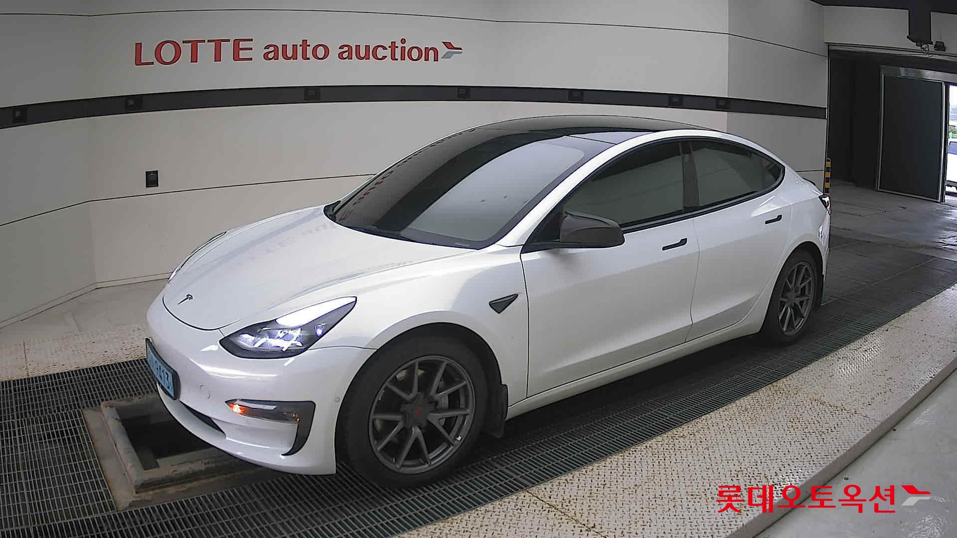 تسلا MODEL 3