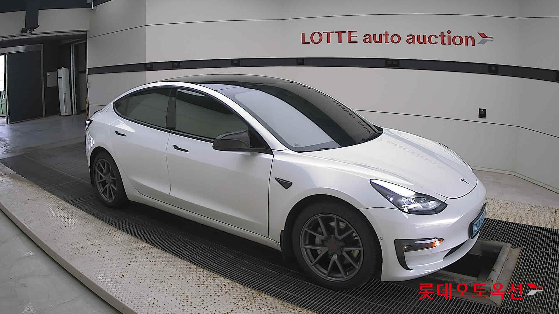 تسلا MODEL 3