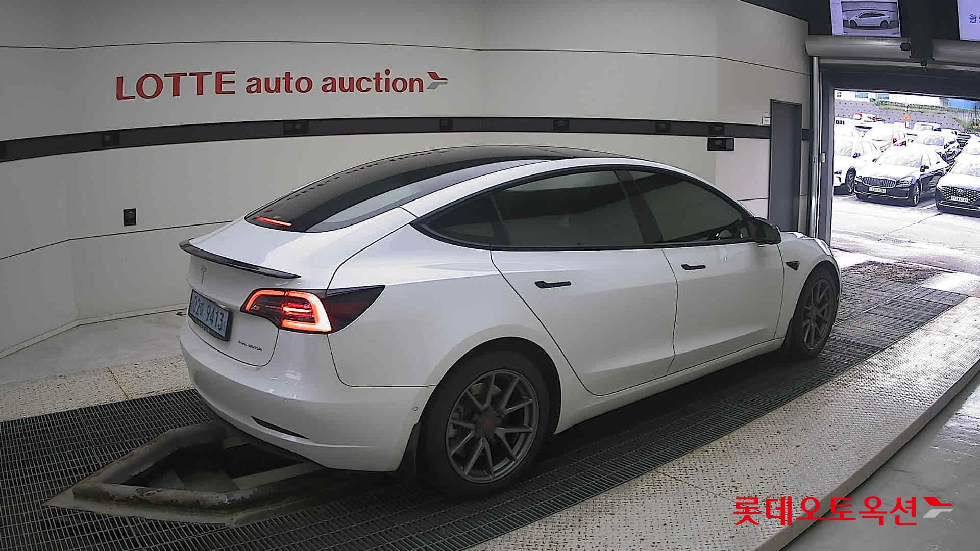 تسلا MODEL 3
