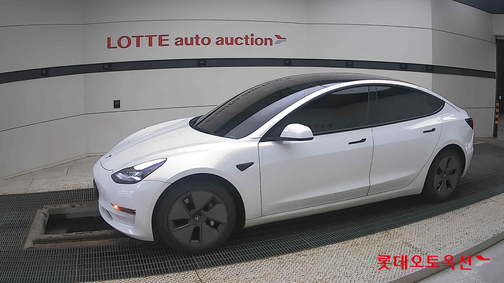 تسلا MODEL 3