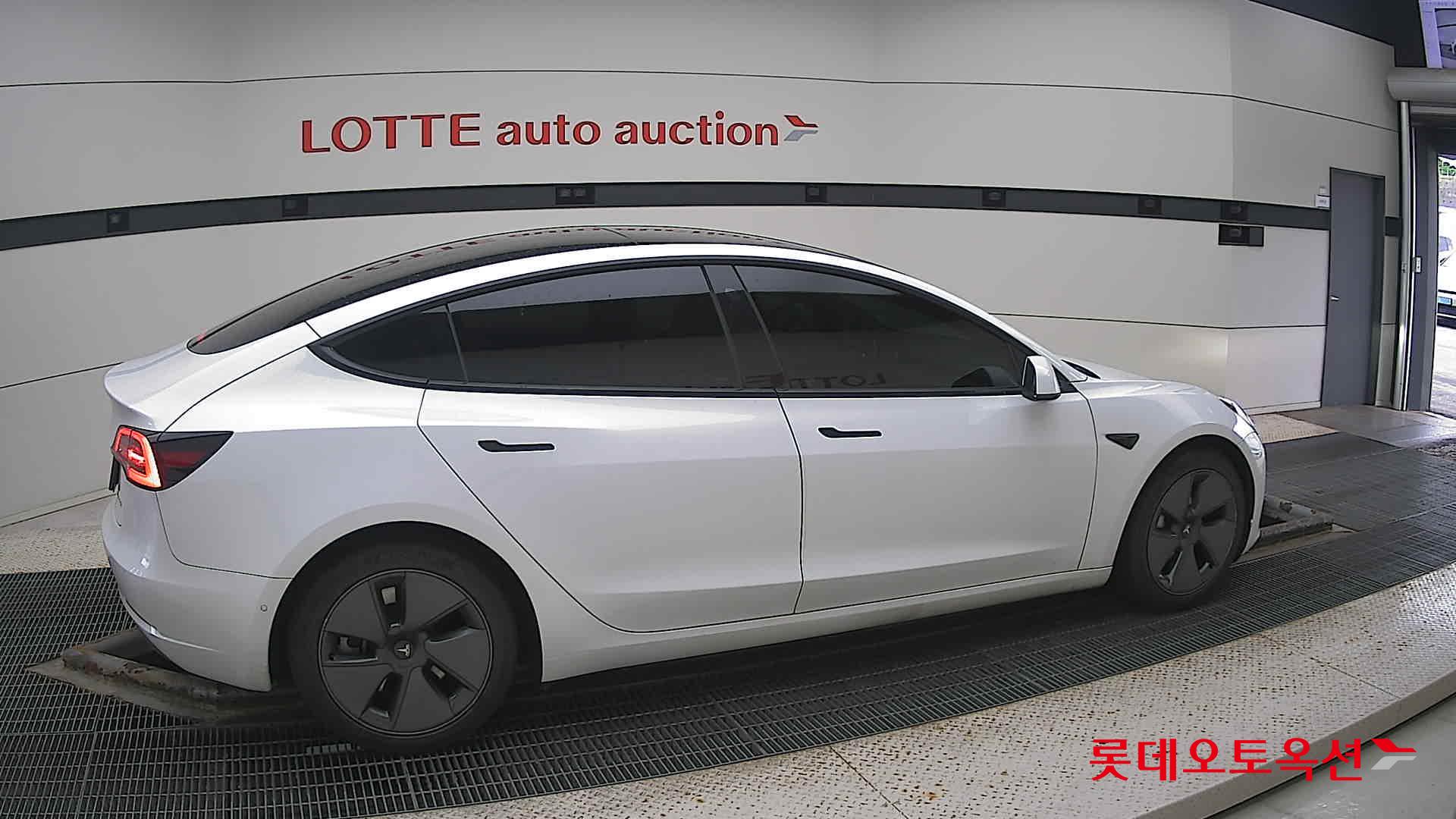 تسلا MODEL 3