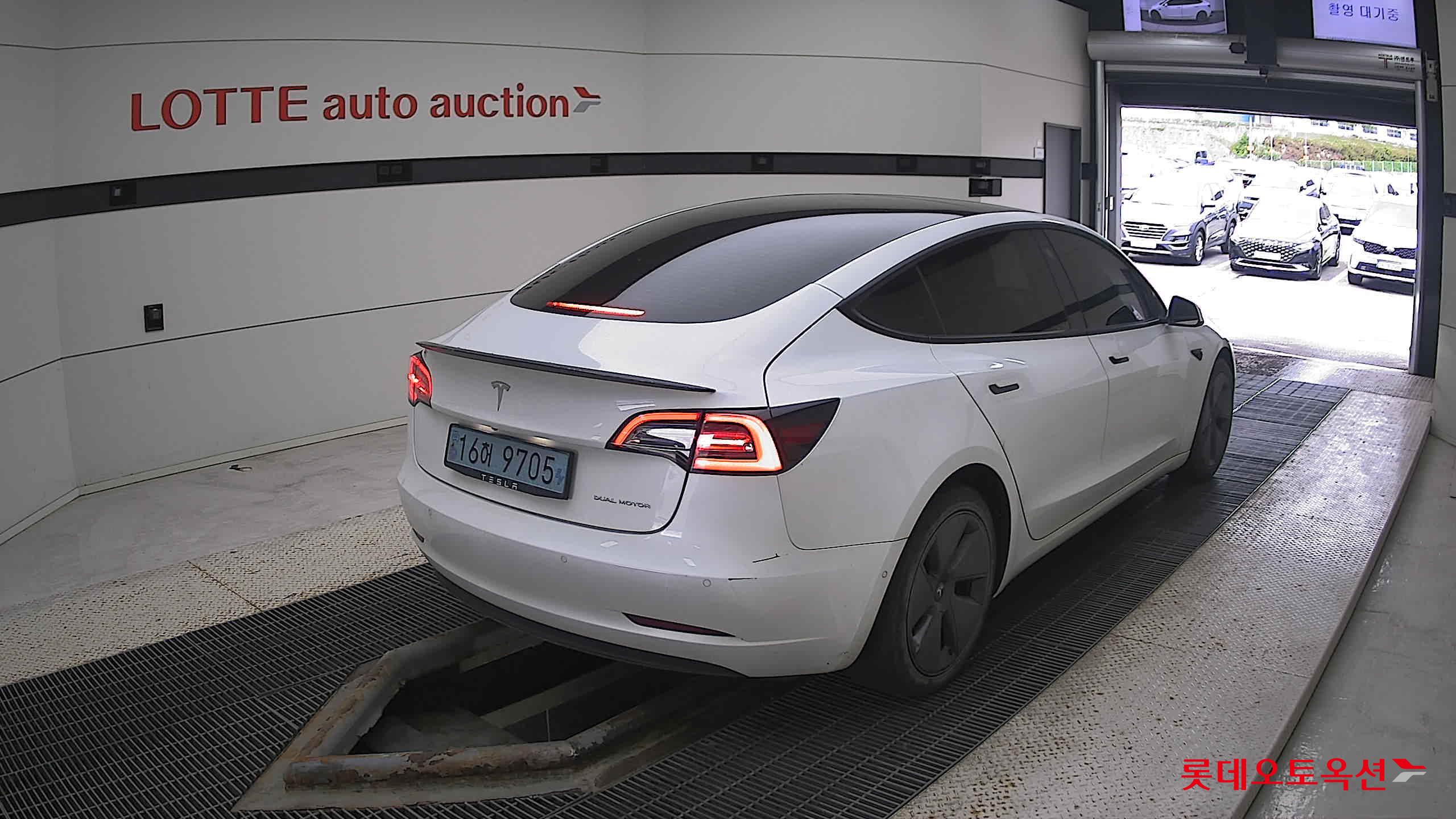 تسلا MODEL 3