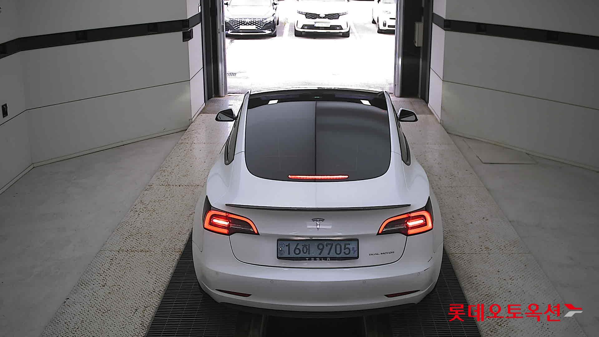 تسلا MODEL 3