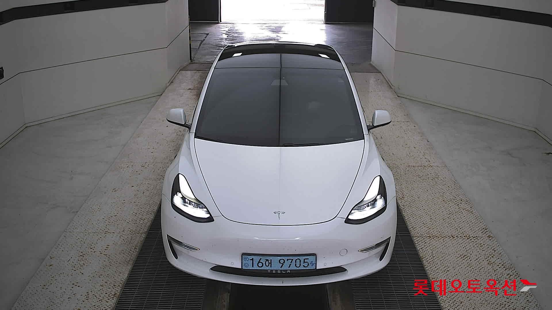 تسلا MODEL 3