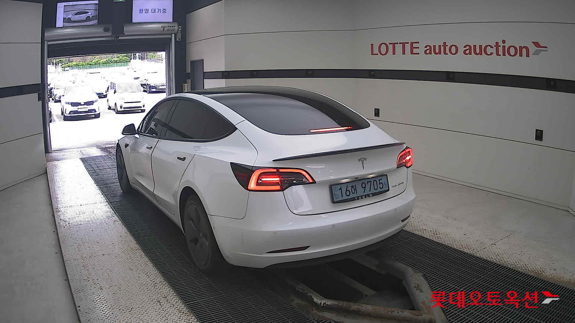 تسلا MODEL 3