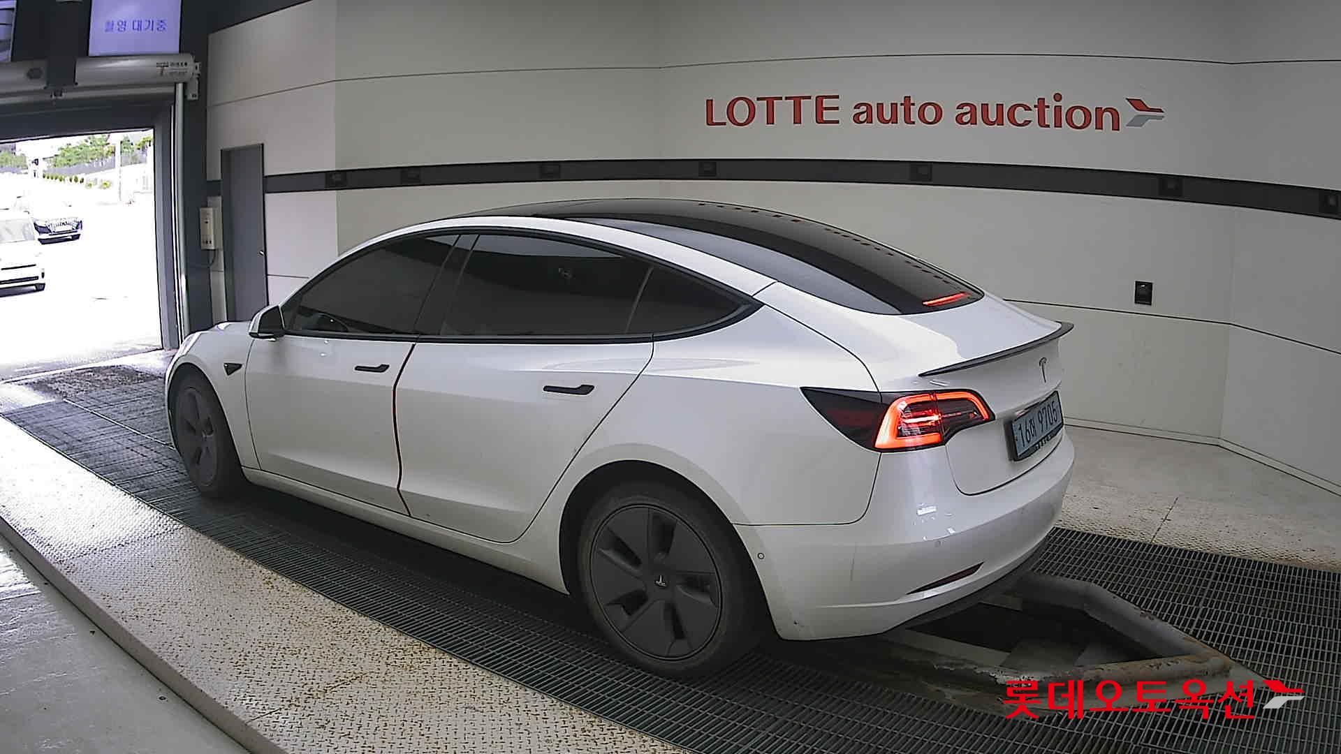 تسلا MODEL 3