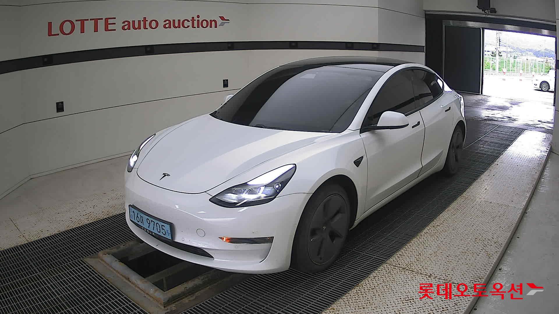 تسلا MODEL 3