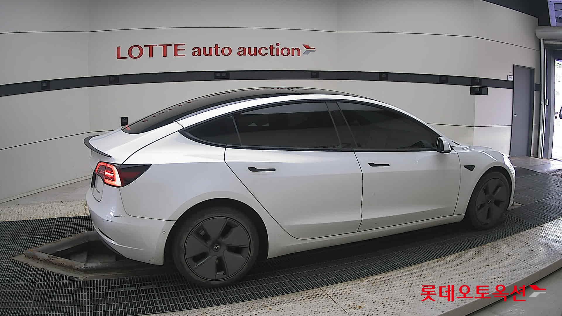 تسلا MODEL 3
